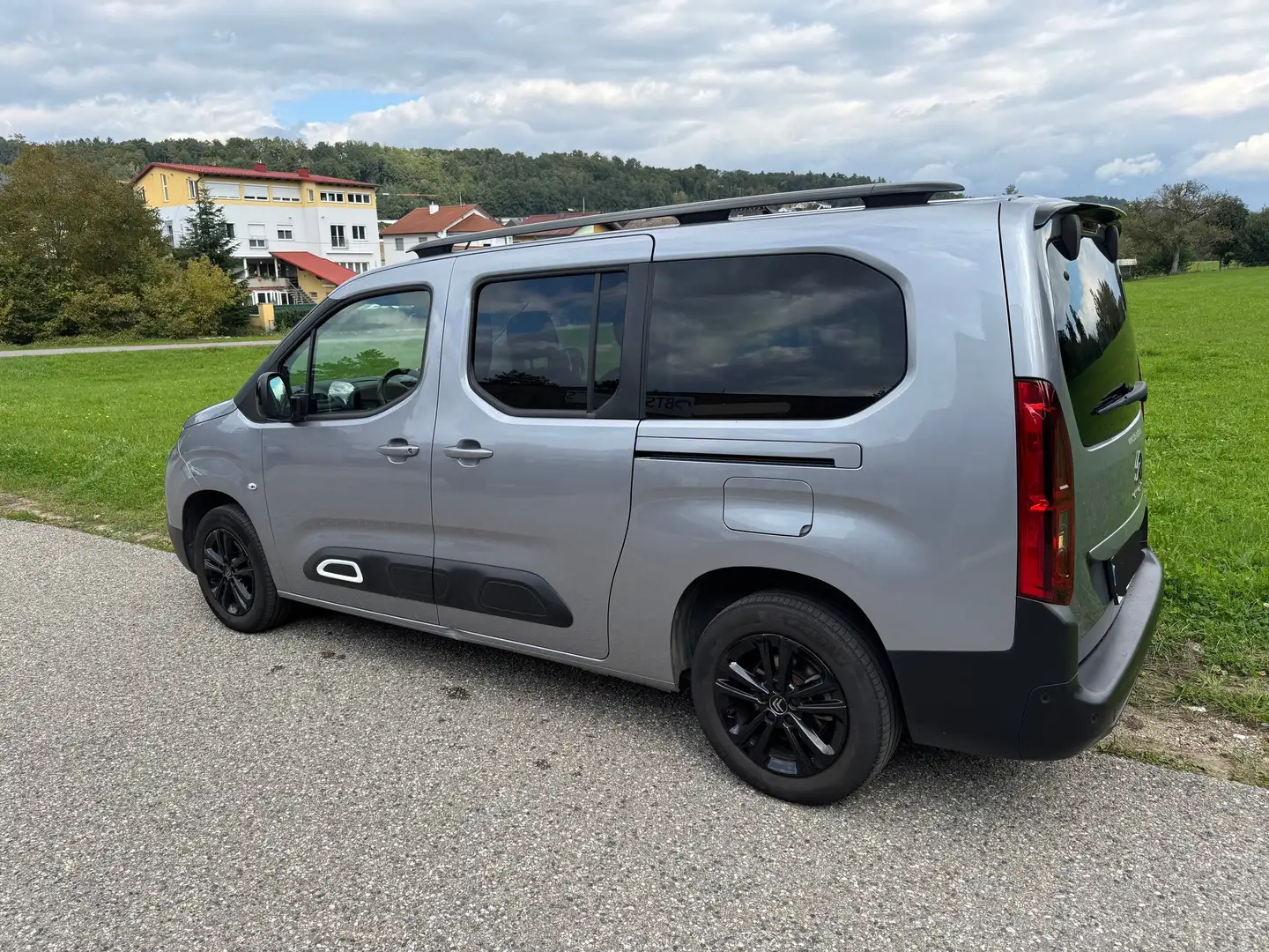Citroen Berlingo Berlingo BlueHDI 130 Shine XL Grau - 2
