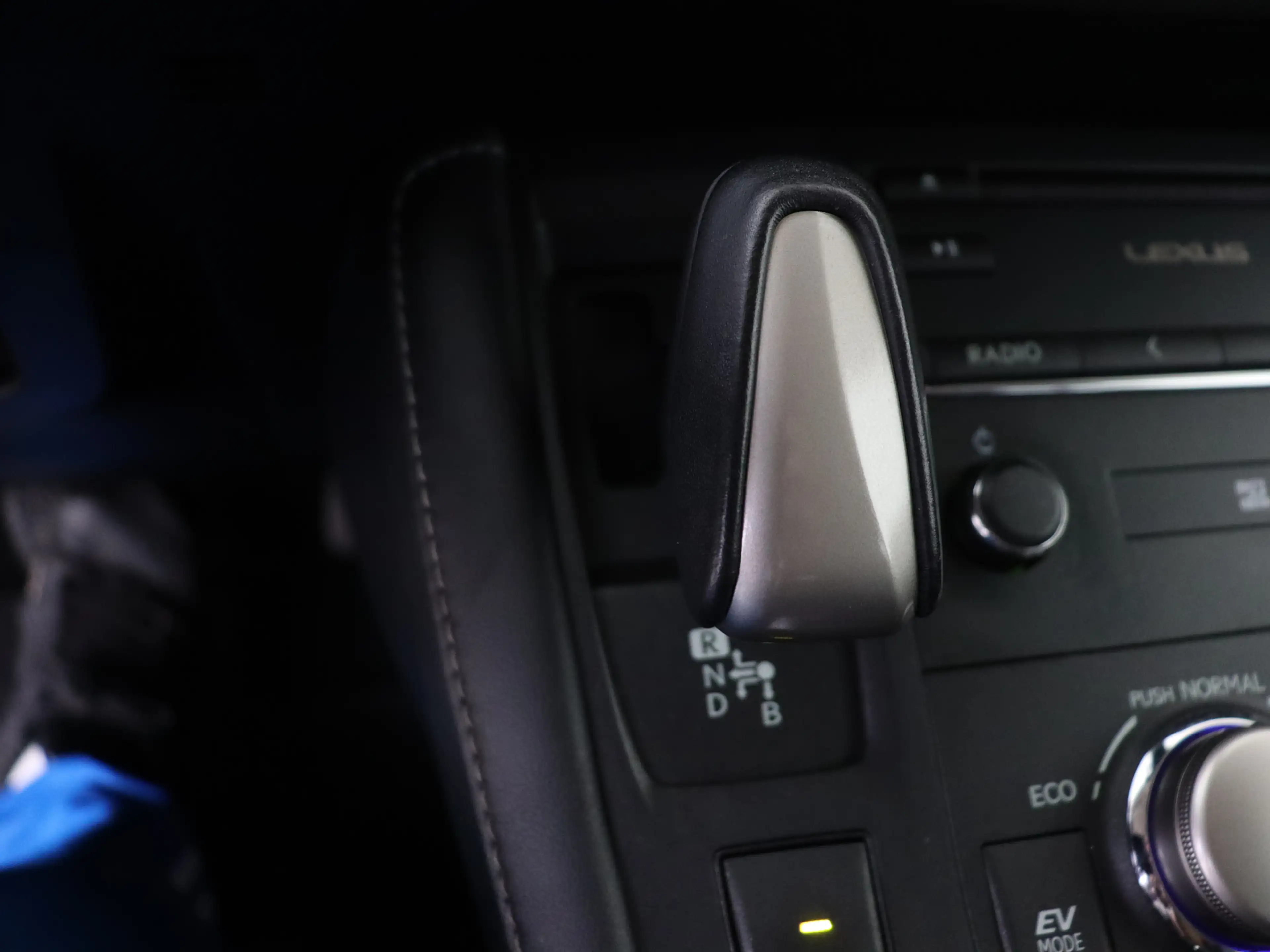Lexus CT 200h Luxury Line | Dealer onderhouden | Mark Levinson P — photo 9