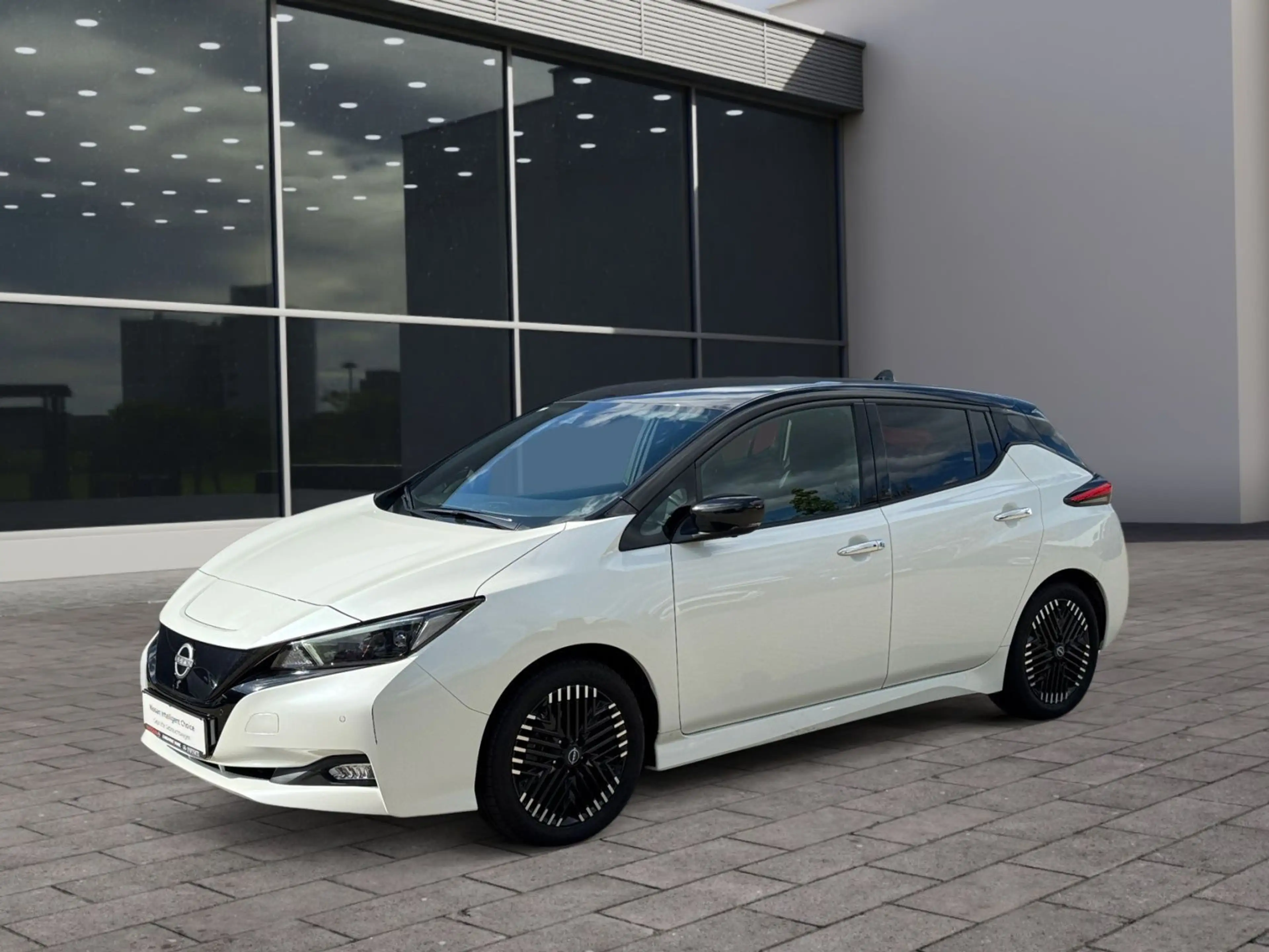 Nissan Leaf N-Connecta Winter LED — photo 2
