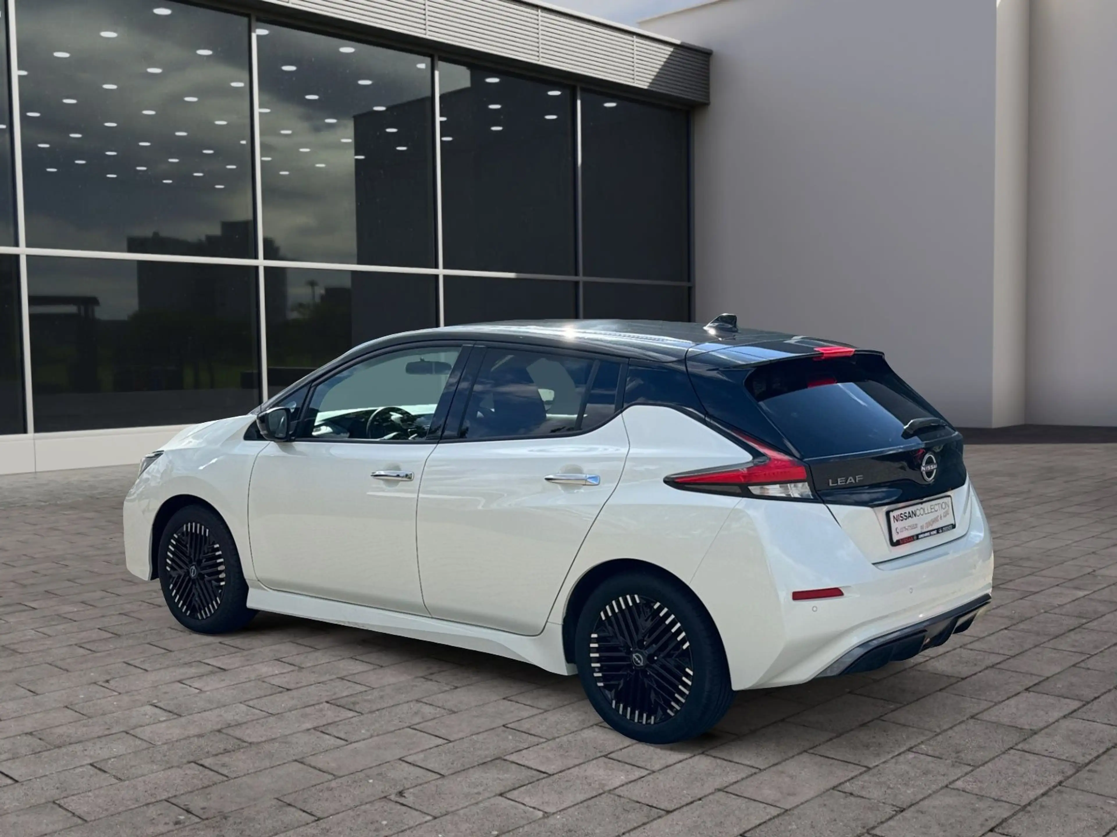 Nissan Leaf N-Connecta Winter LED — photo 5