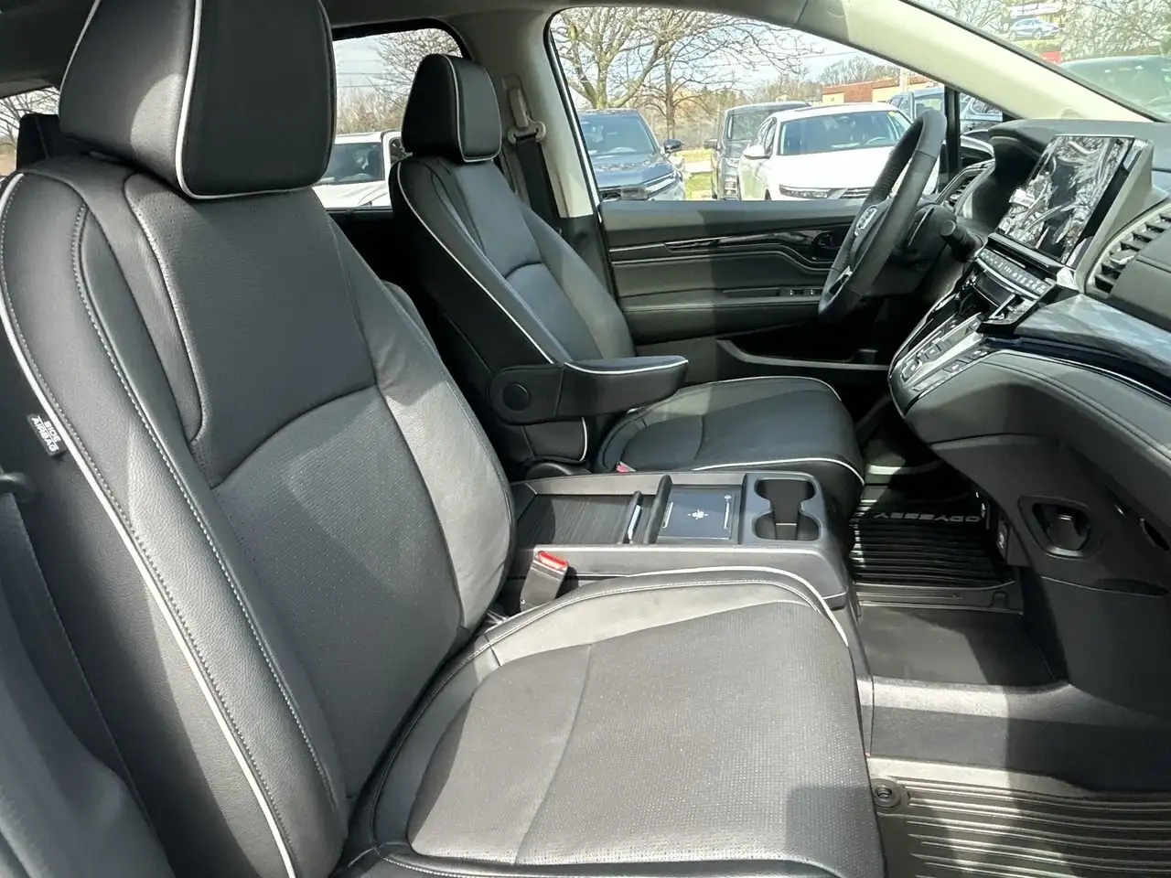Honda Odyssey снимка Honda Odyssey