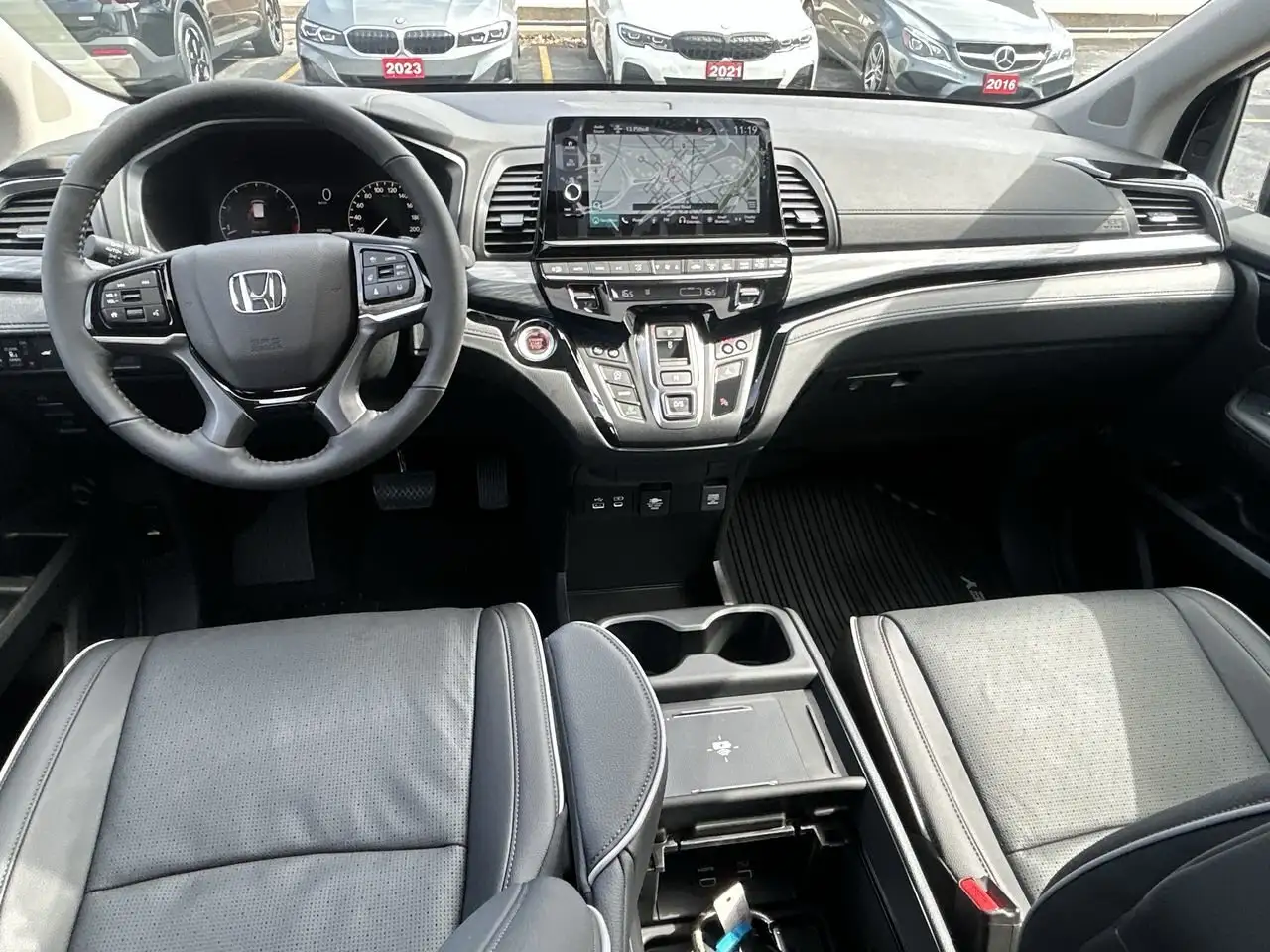 Honda Odyssey снимка Honda Odyssey
