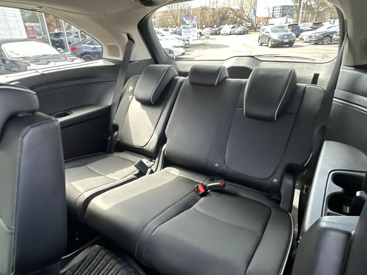 Honda Odyssey снимка Honda Odyssey