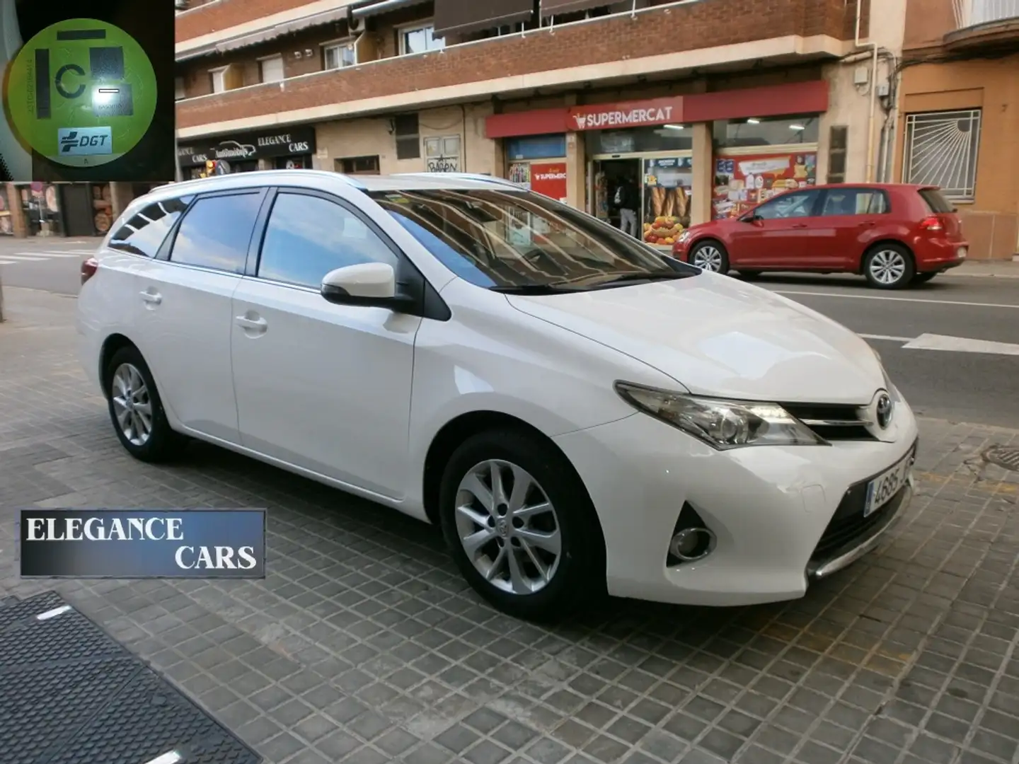 Toyota Auris Touring Sports 130 Active Blanco - 1