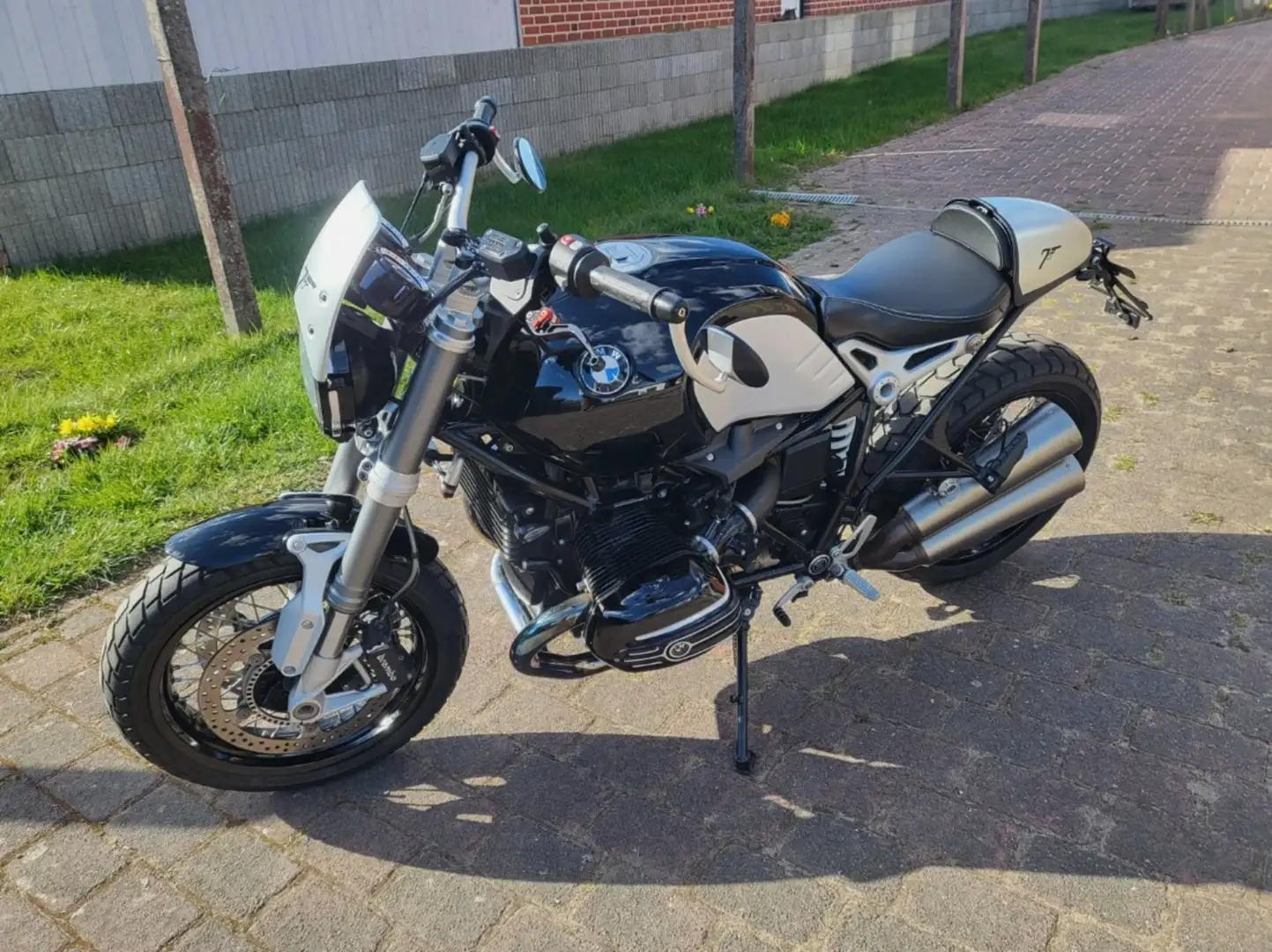 BMW R nineT Серебристый - 1