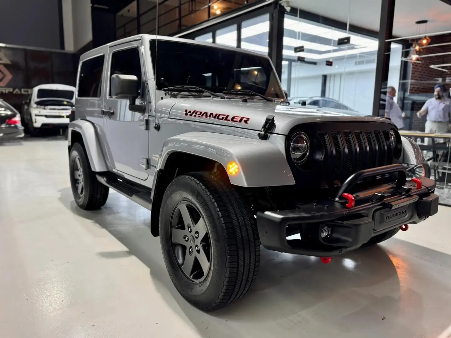 Jeep Wrangler Wrangler Hard-Top 3.6 Automatik Sahara Gümüş rengi - 2