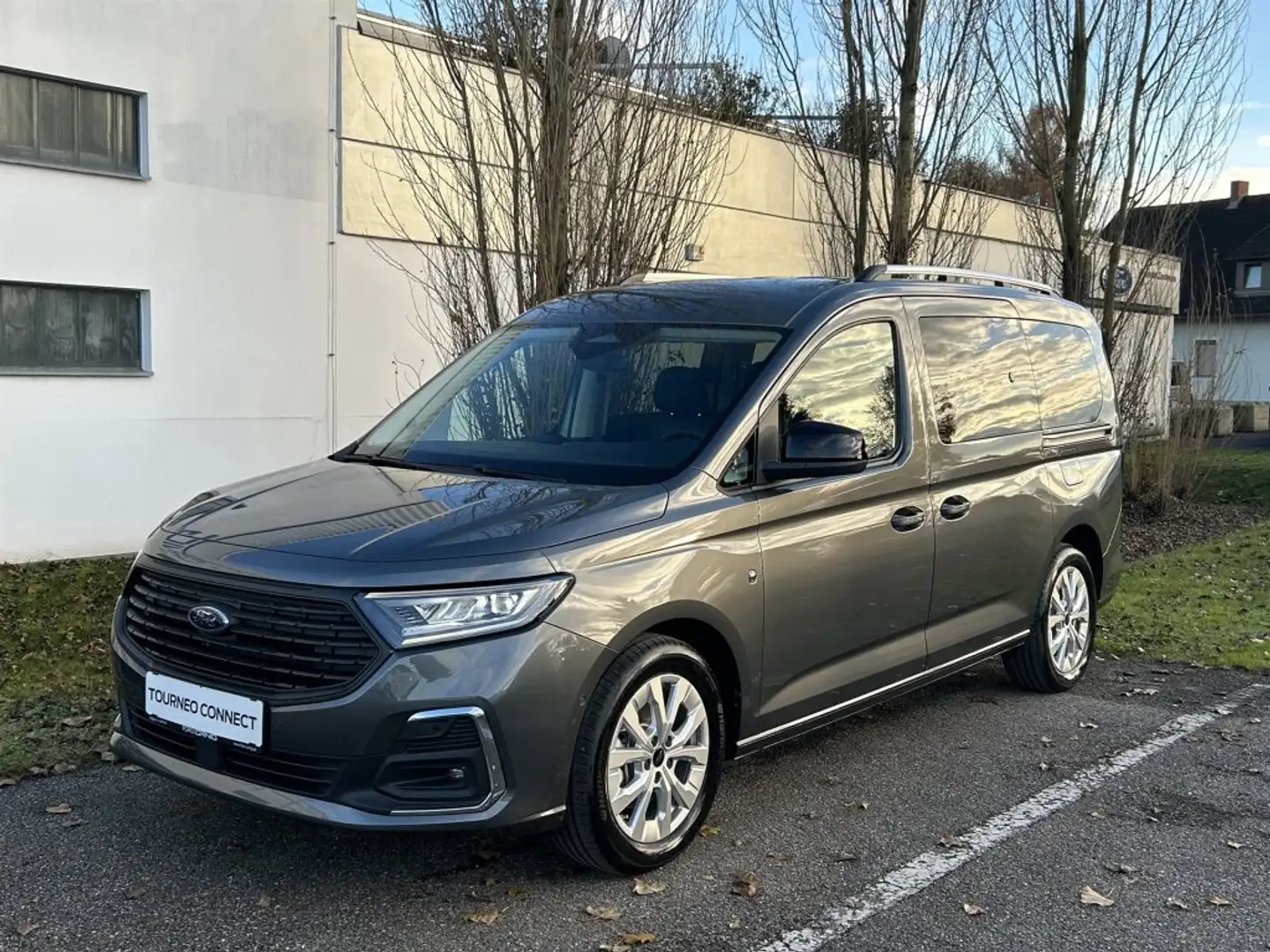 Ford Grand Tourneo Connect Titanium 2.0EcoBlue 122PS A7 Grau - 1