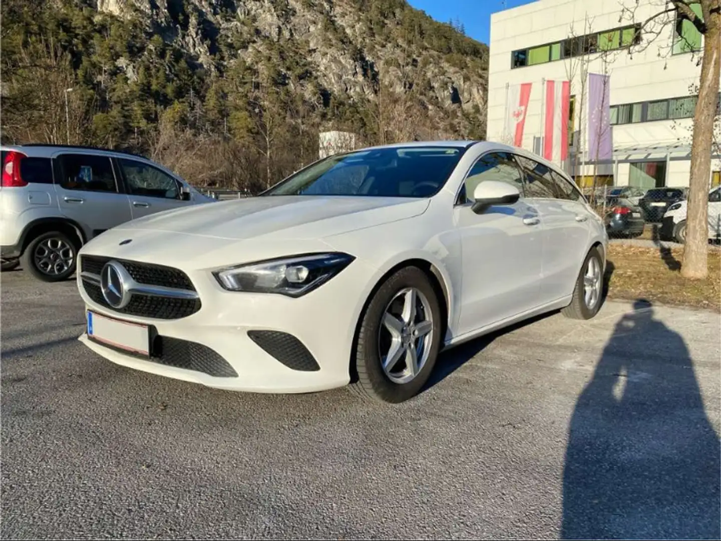 Mercedes-Benz CLA 180 d Shooting Brake Weiß - 1