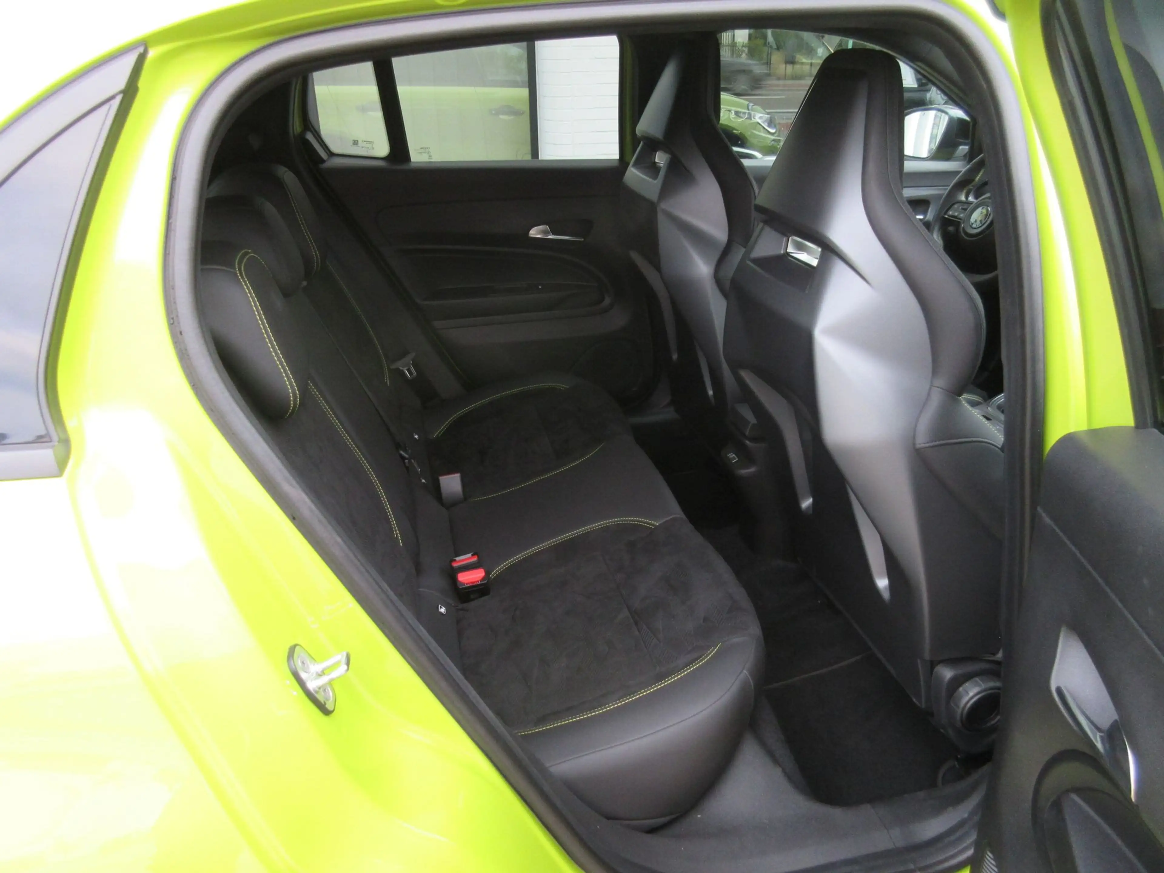 Abarth 600e Scorpionissima 280 pk — photo 13