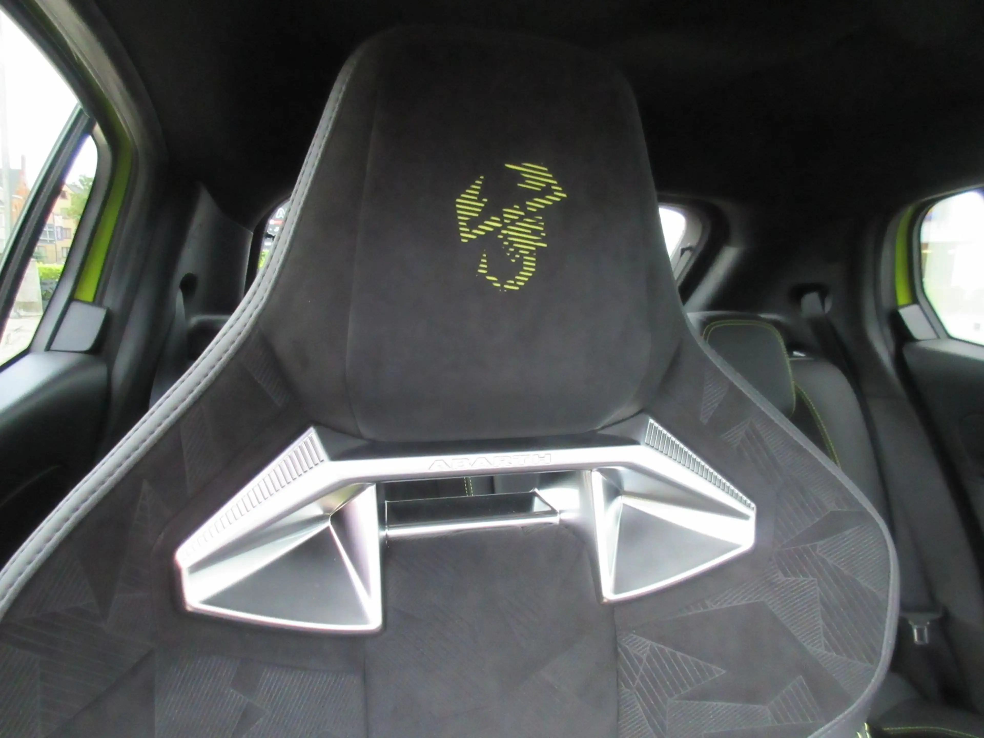 Abarth 600e Scorpionissima 280 pk — photo 12