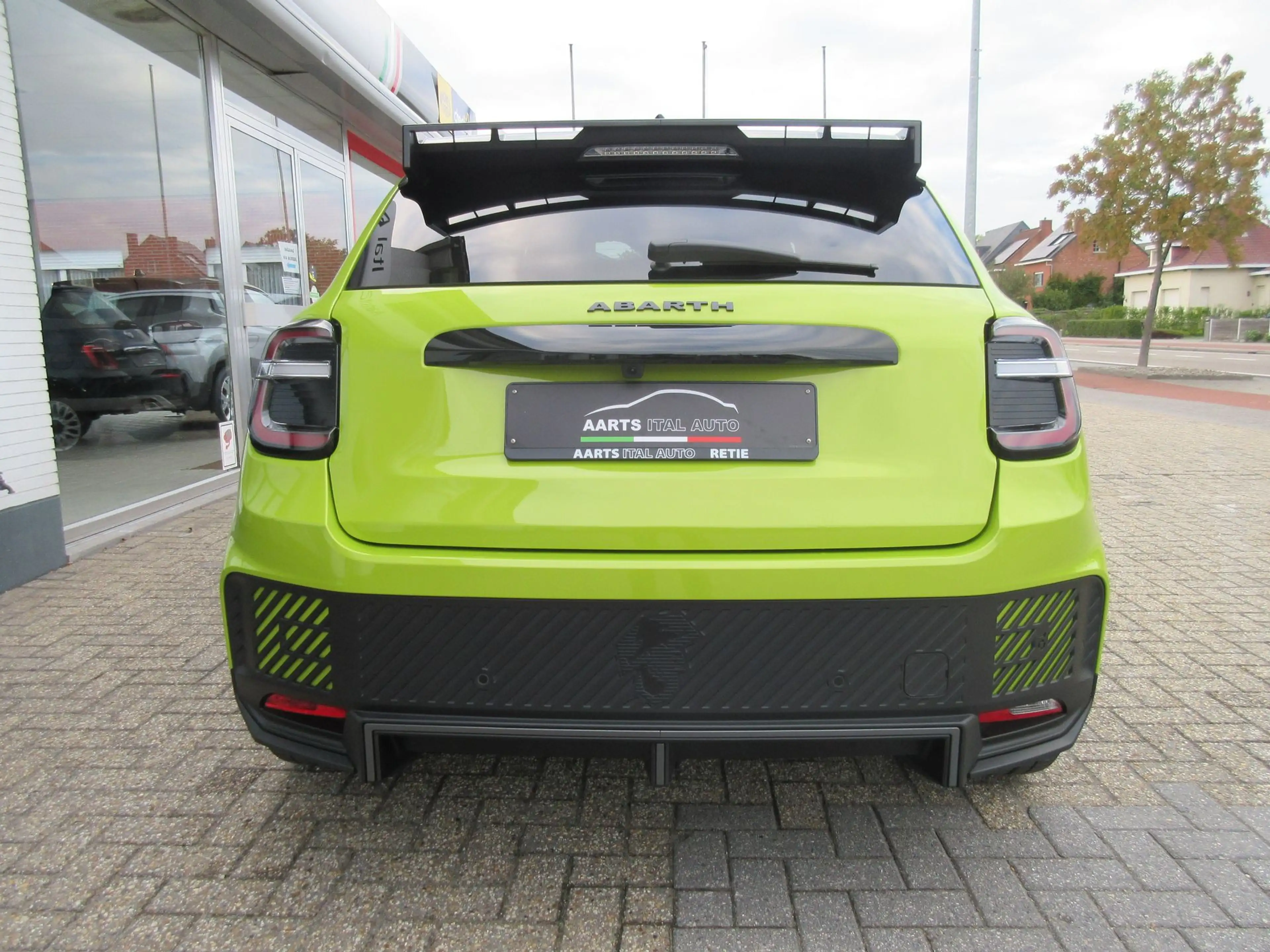 Abarth 600e Scorpionissima 280 pk — photo 9