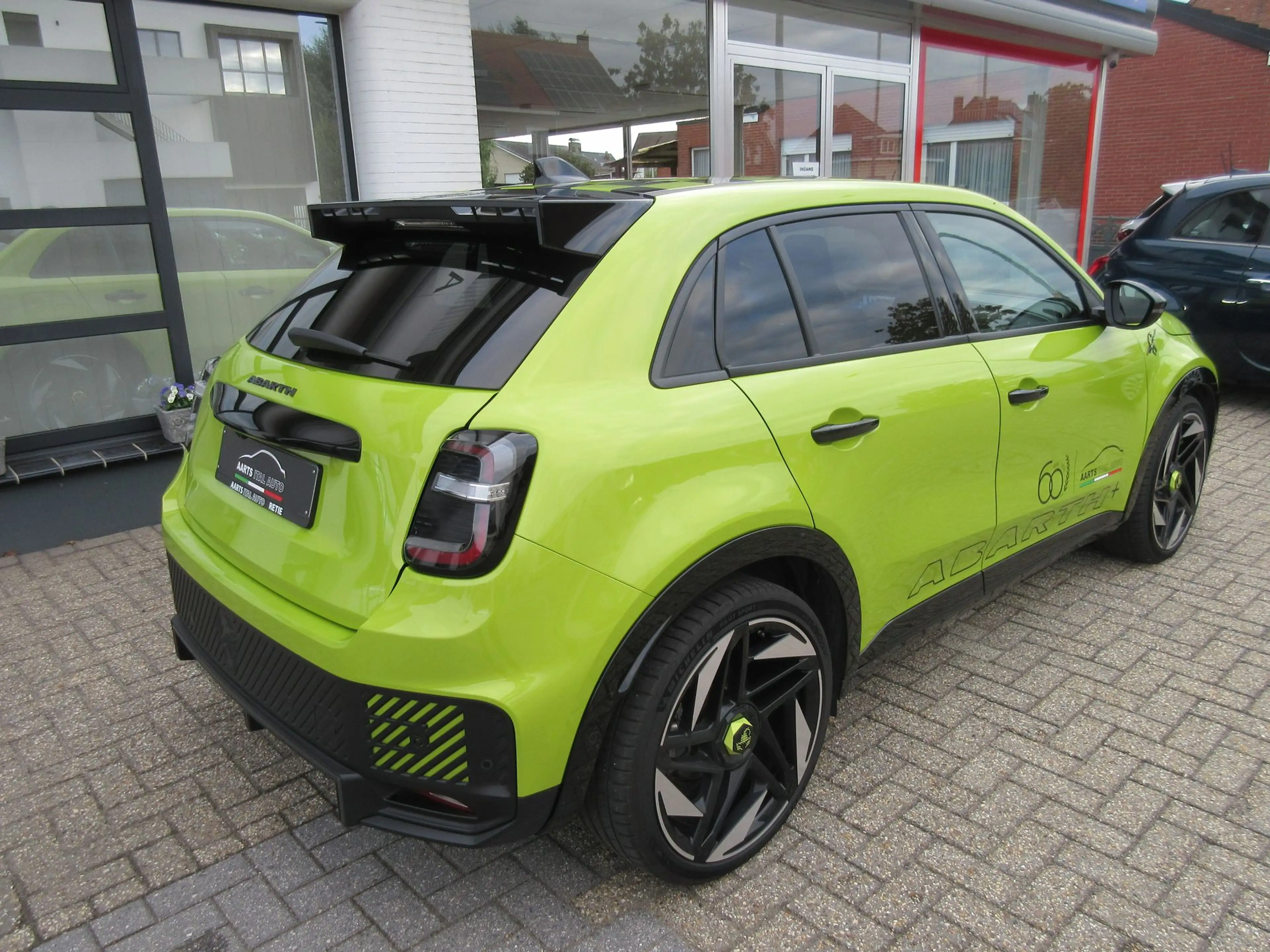 Abarth 600e Scorpionissima 280 pk — photo 7