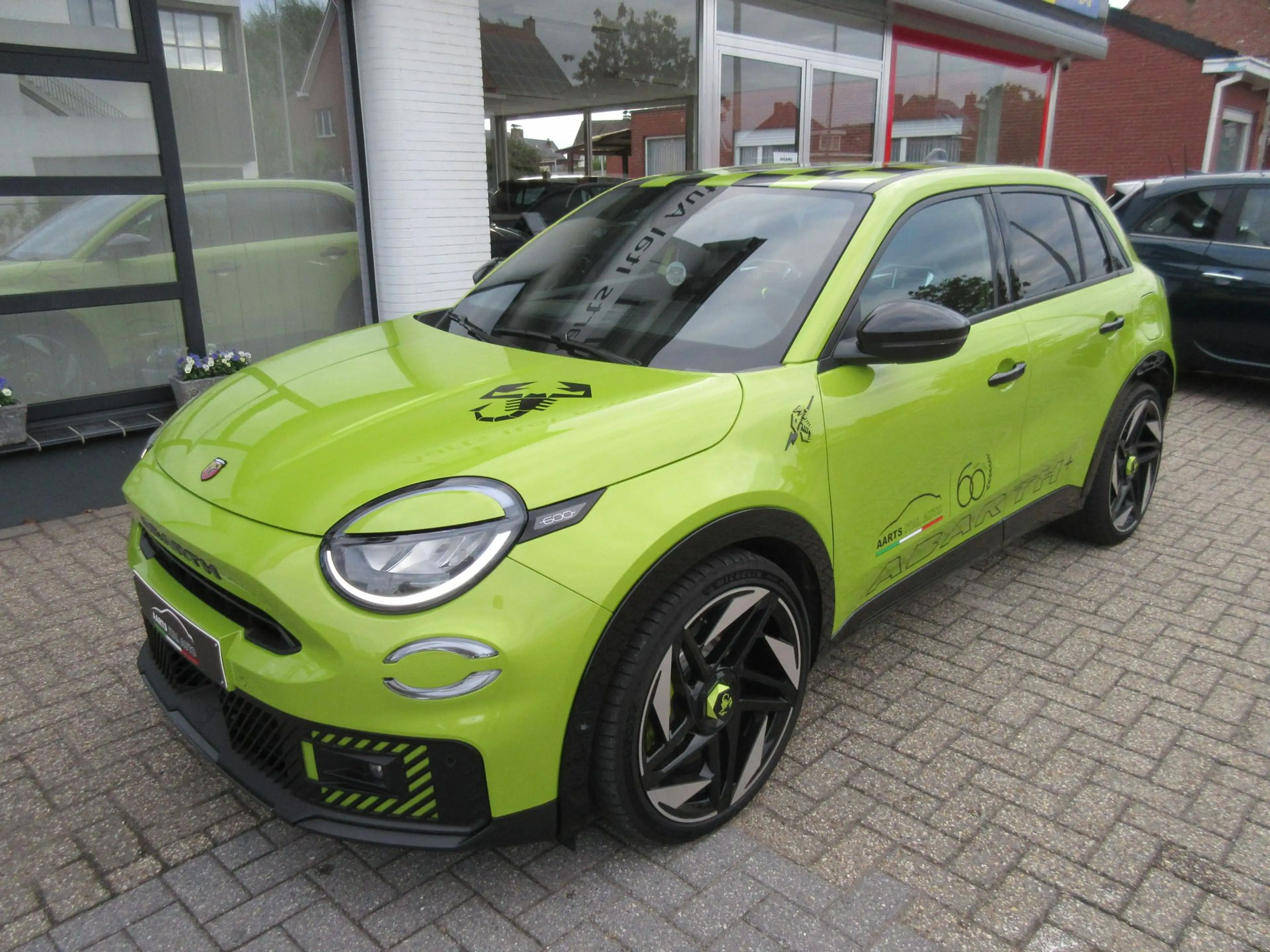 Abarth 600e Scorpionissima 280 pk — photo 2