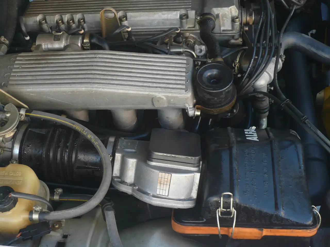 Alfa Romeo 75 twin spark, foto 12