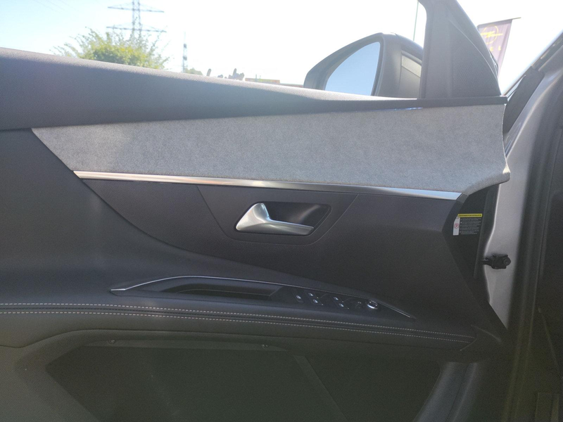 Peugeot 5008 GT Metallic *WENIG KM*ALLWETTER* — photo 10