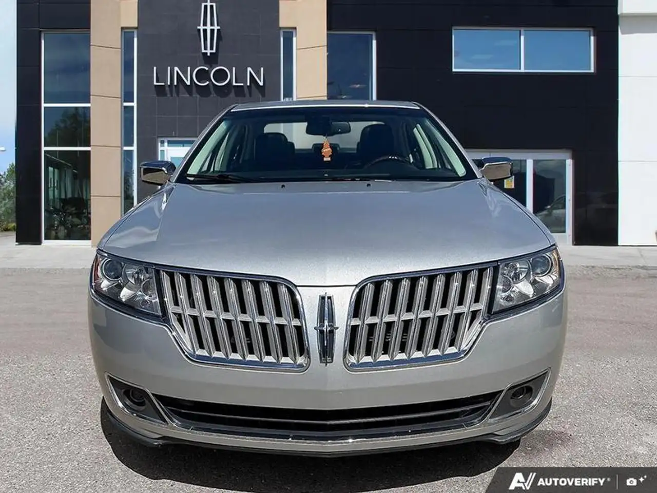 Lincoln MKZ снимка Lincoln MKZ