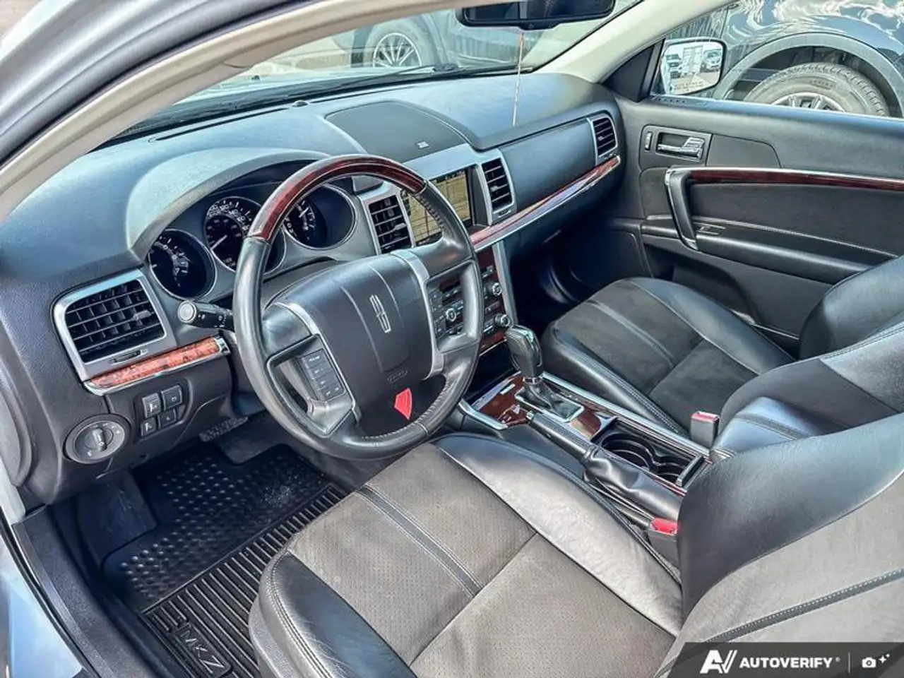 Lincoln MKZ снимка Lincoln MKZ