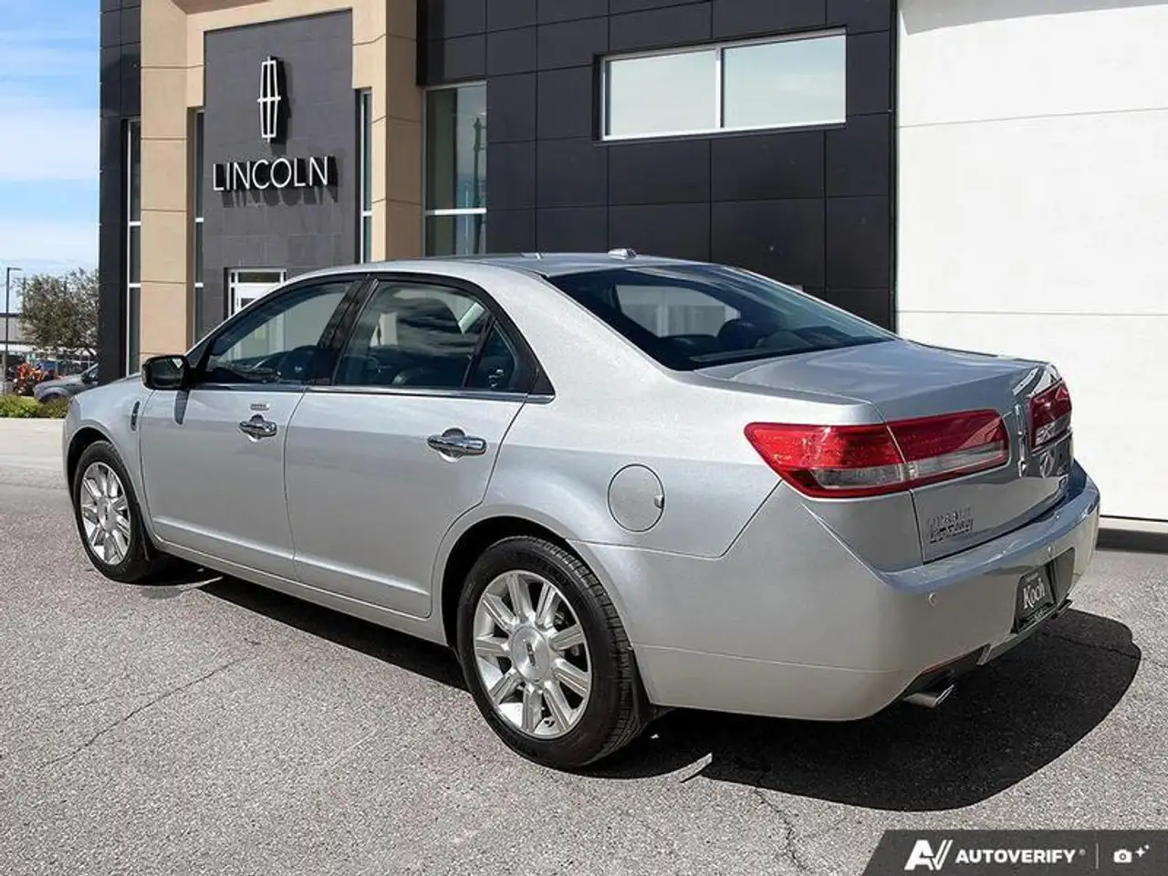 Lincoln MKZ снимка Lincoln MKZ