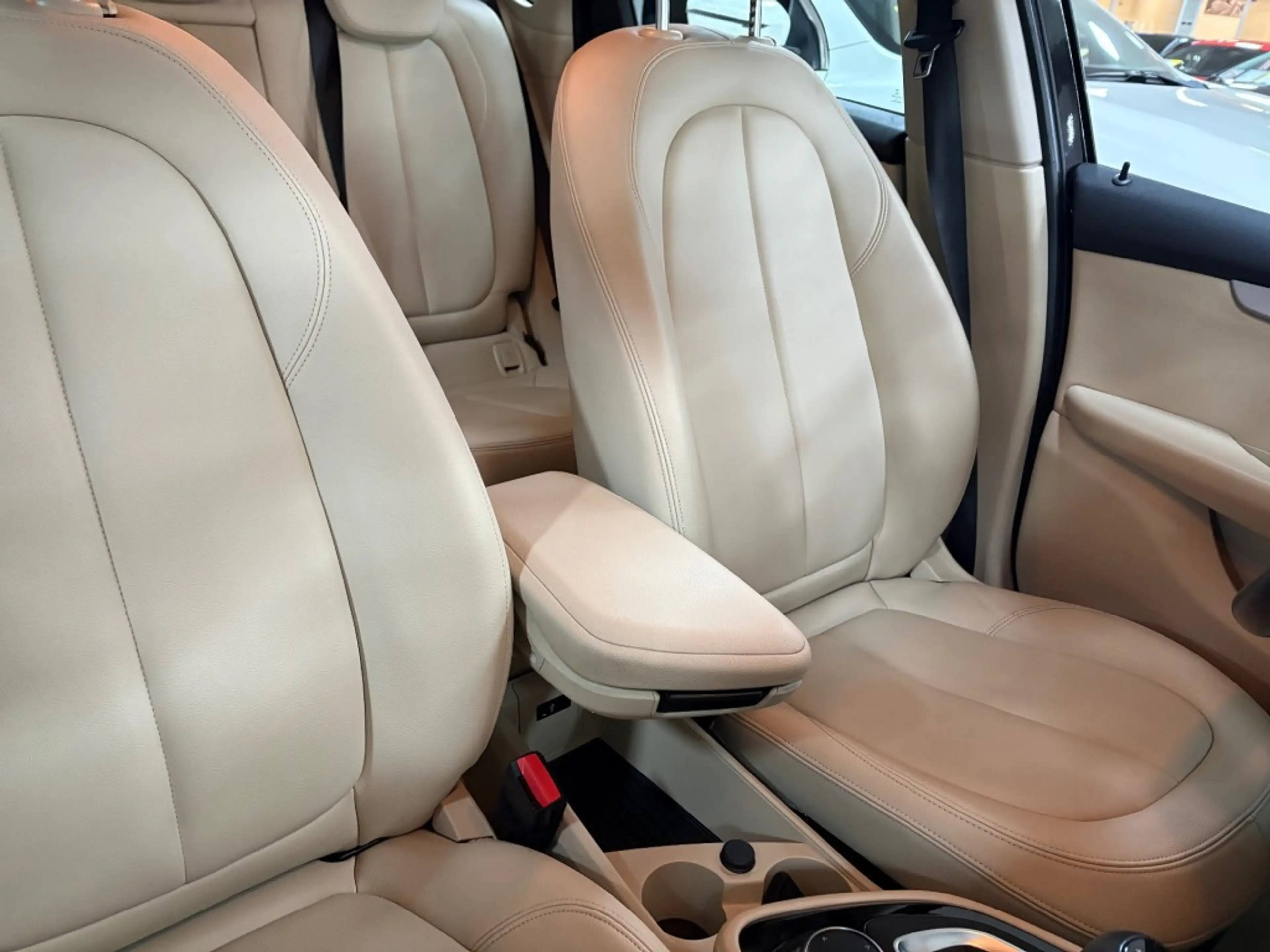 BMW 218 218I EXE Sport Leder Navigatie Cam PDC Headup — photo 4
