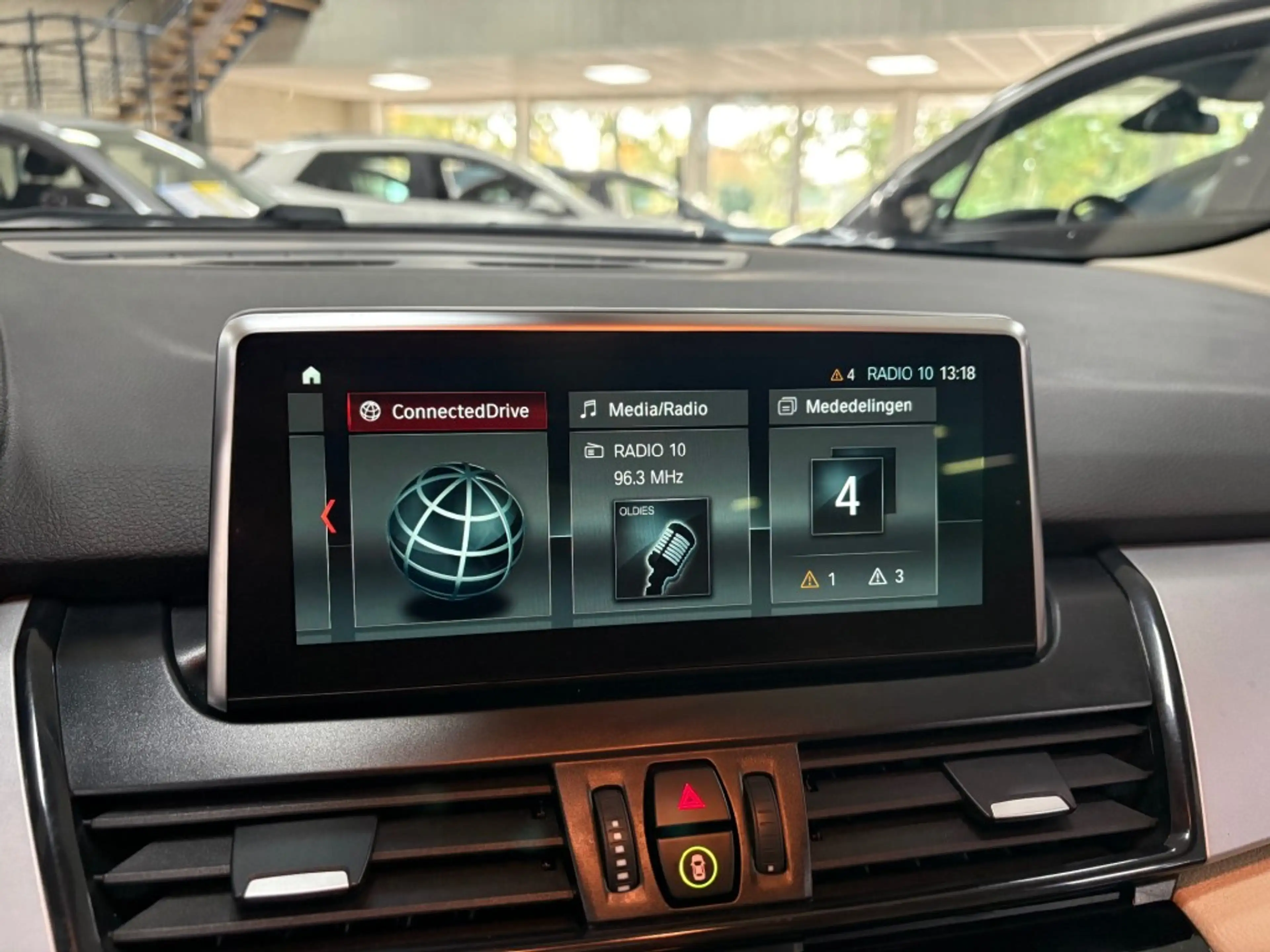 BMW 218 218I EXE Sport Leder Navigatie Cam PDC Headup — photo 13