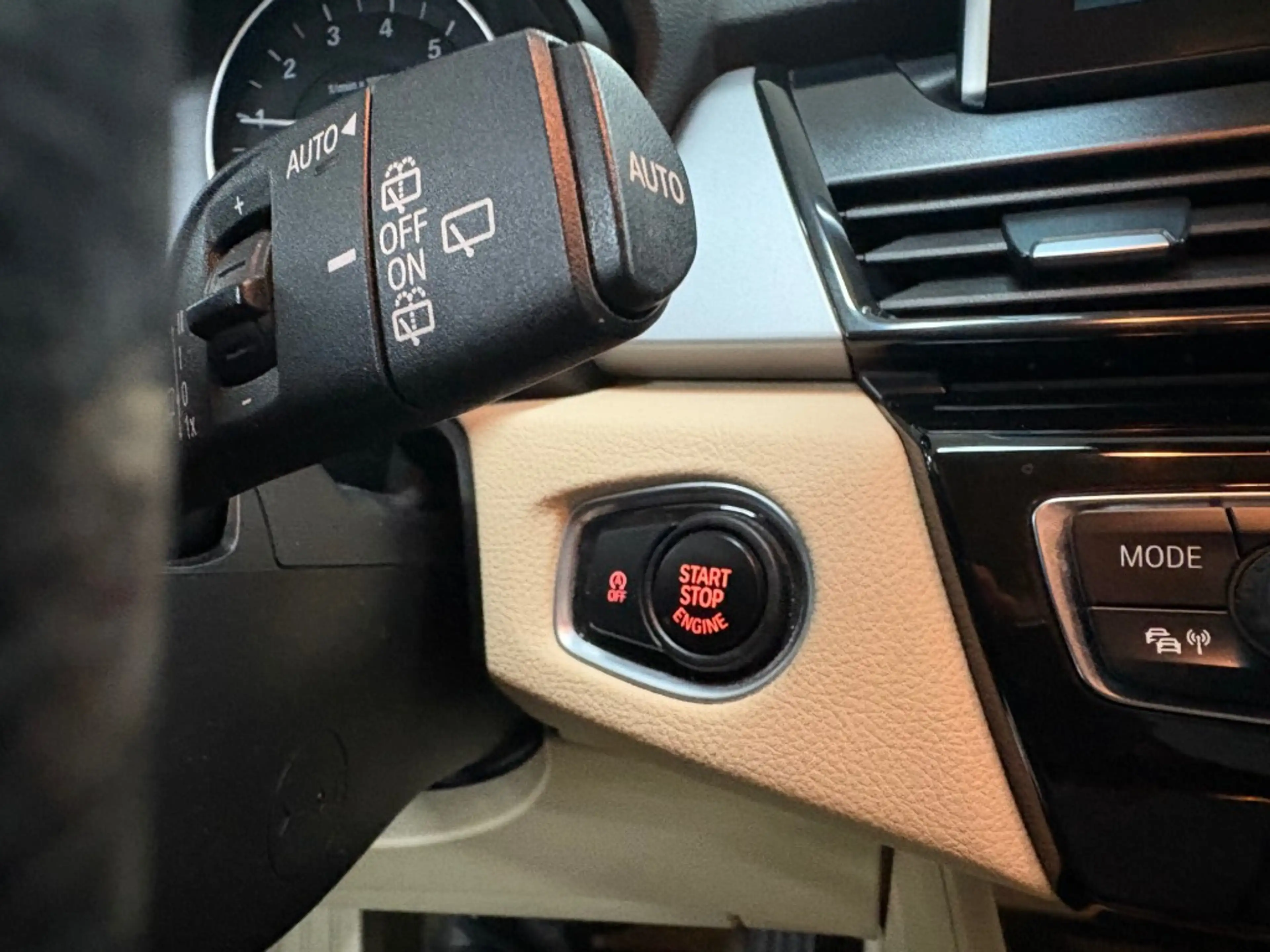 BMW 218 218I EXE Sport Leder Navigatie Cam PDC Headup — photo 19