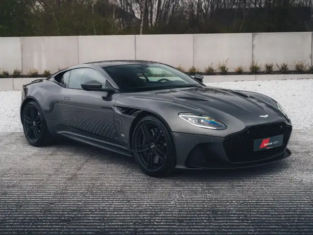 Aston Martin DBS Superleggera / Magnetic Silver / Jewellery Pack