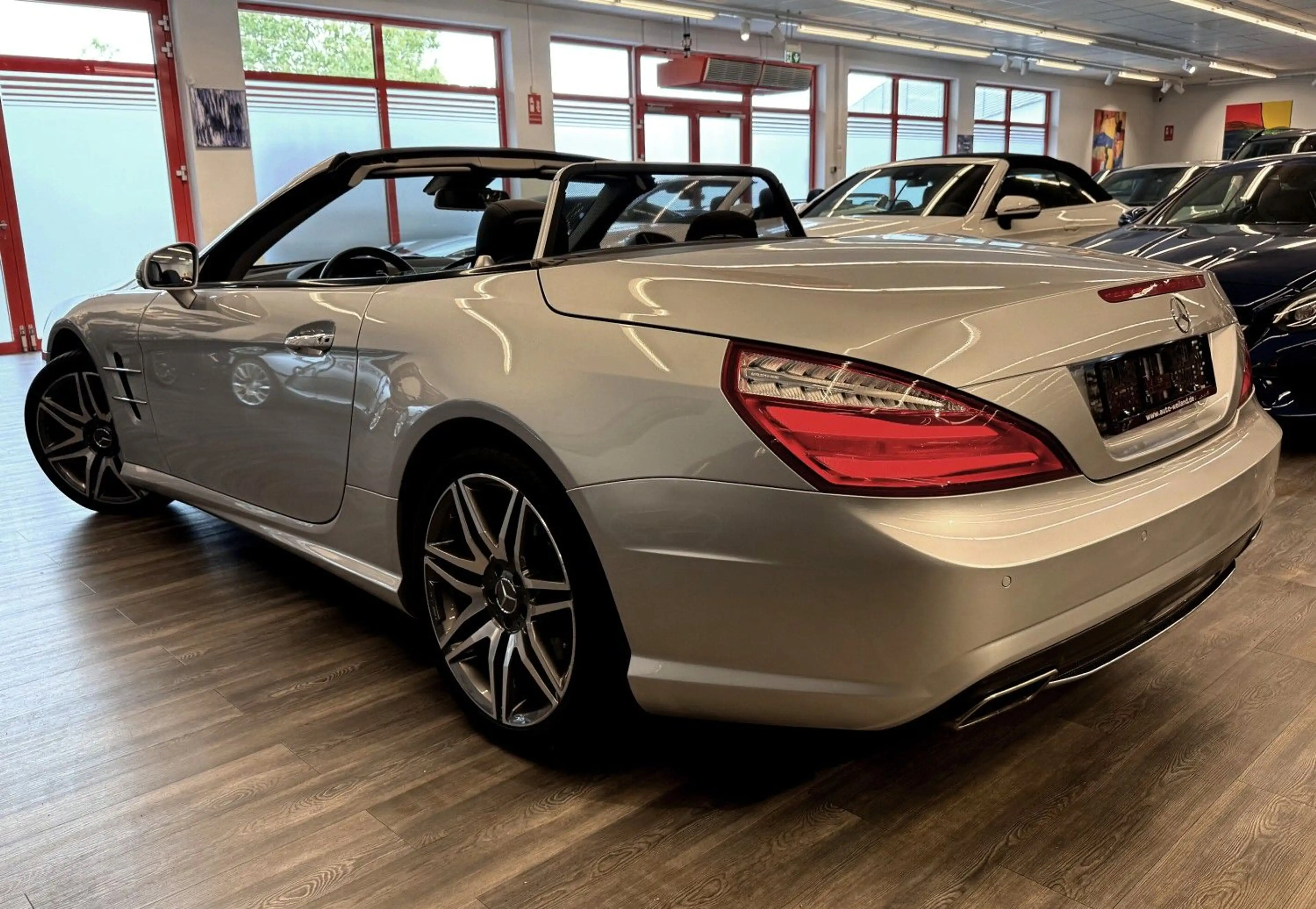 Mercedes-Benz SL 350 AMG Paket Perfekte Ausstattung Garantie — photo 2