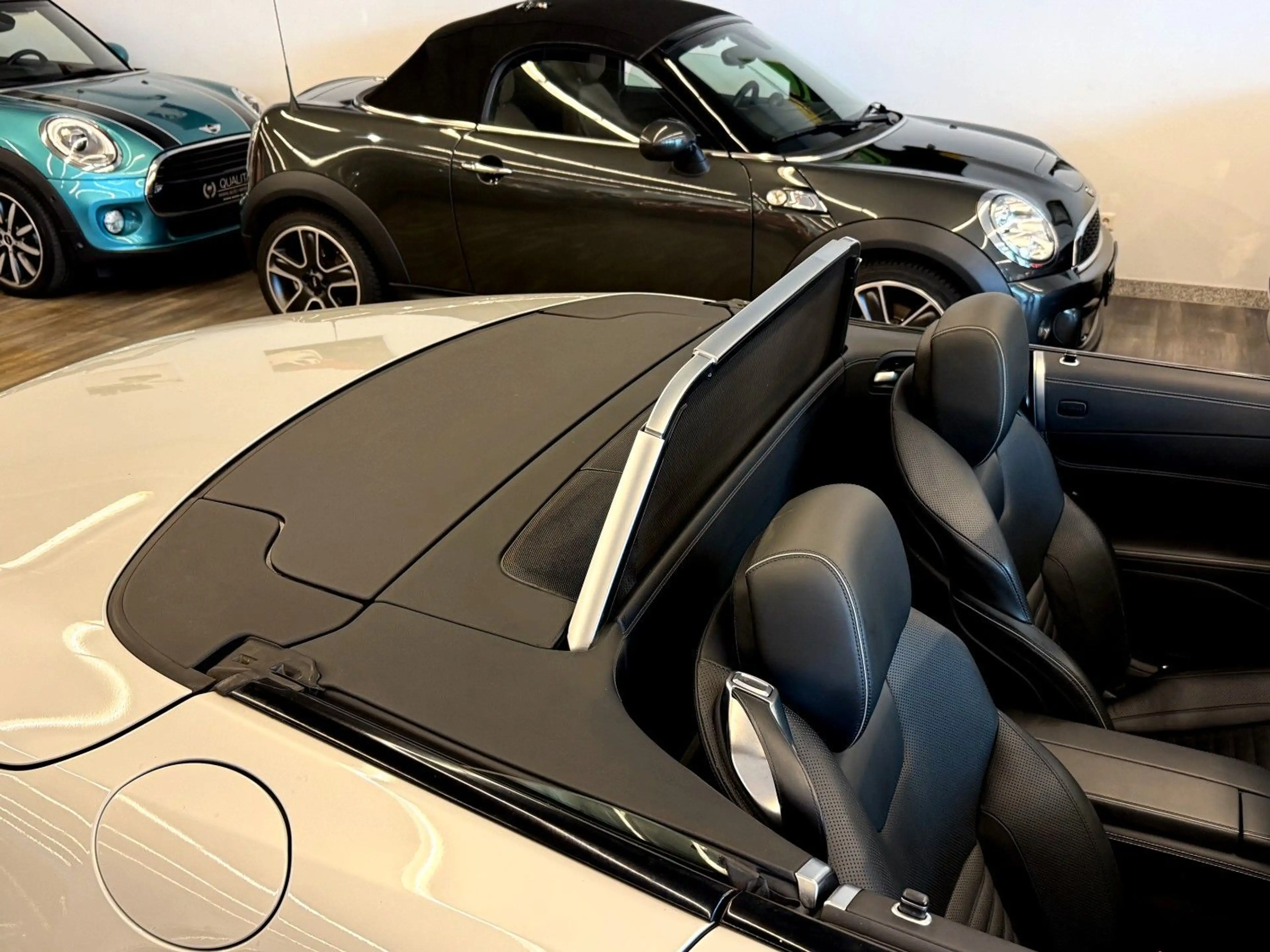 Mercedes-Benz SL 350 AMG Paket Perfekte Ausstattung Garantie — photo 9