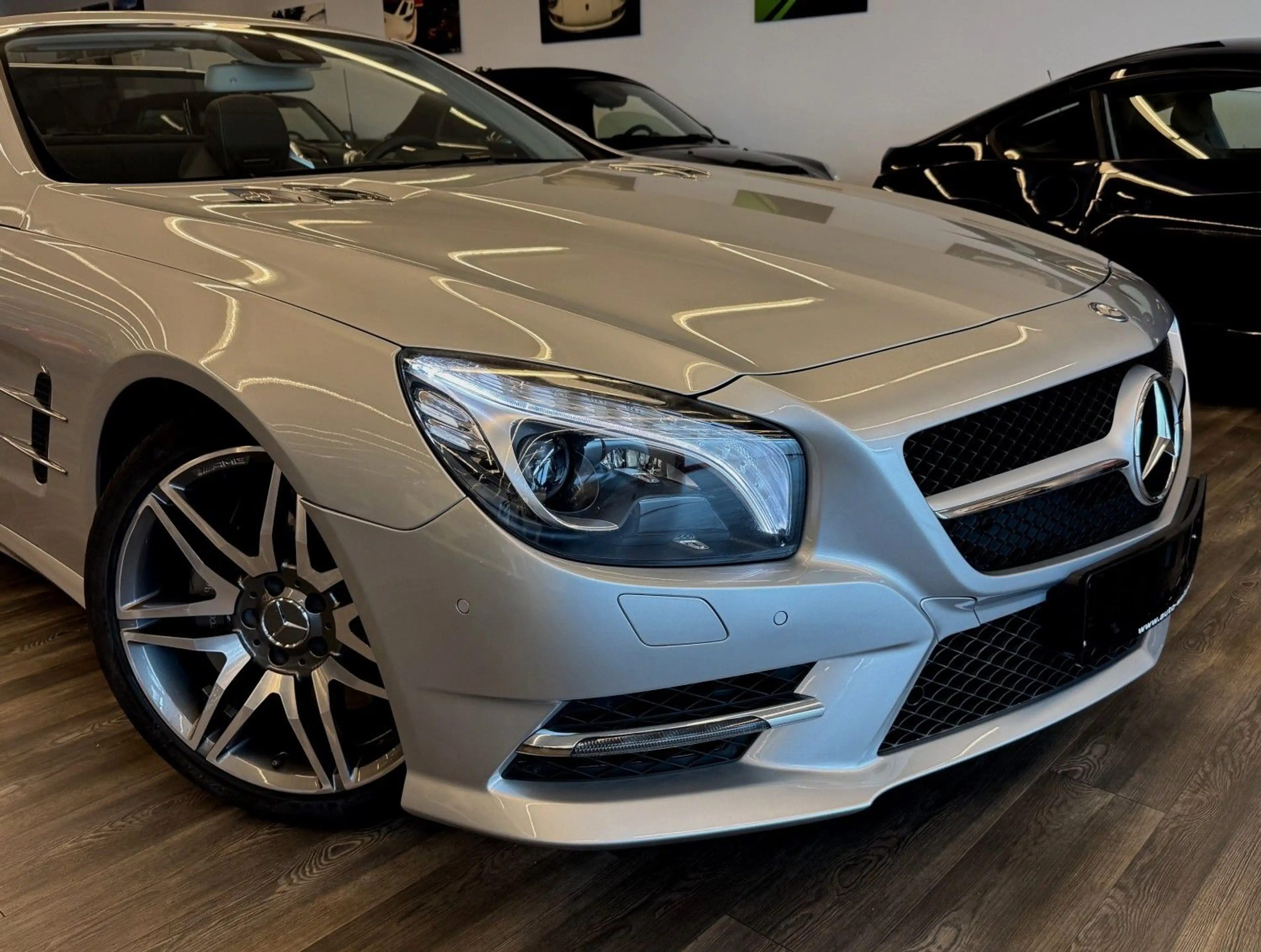 Mercedes-Benz SL 350 AMG Paket Perfekte Ausstattung Garantie — photo 6