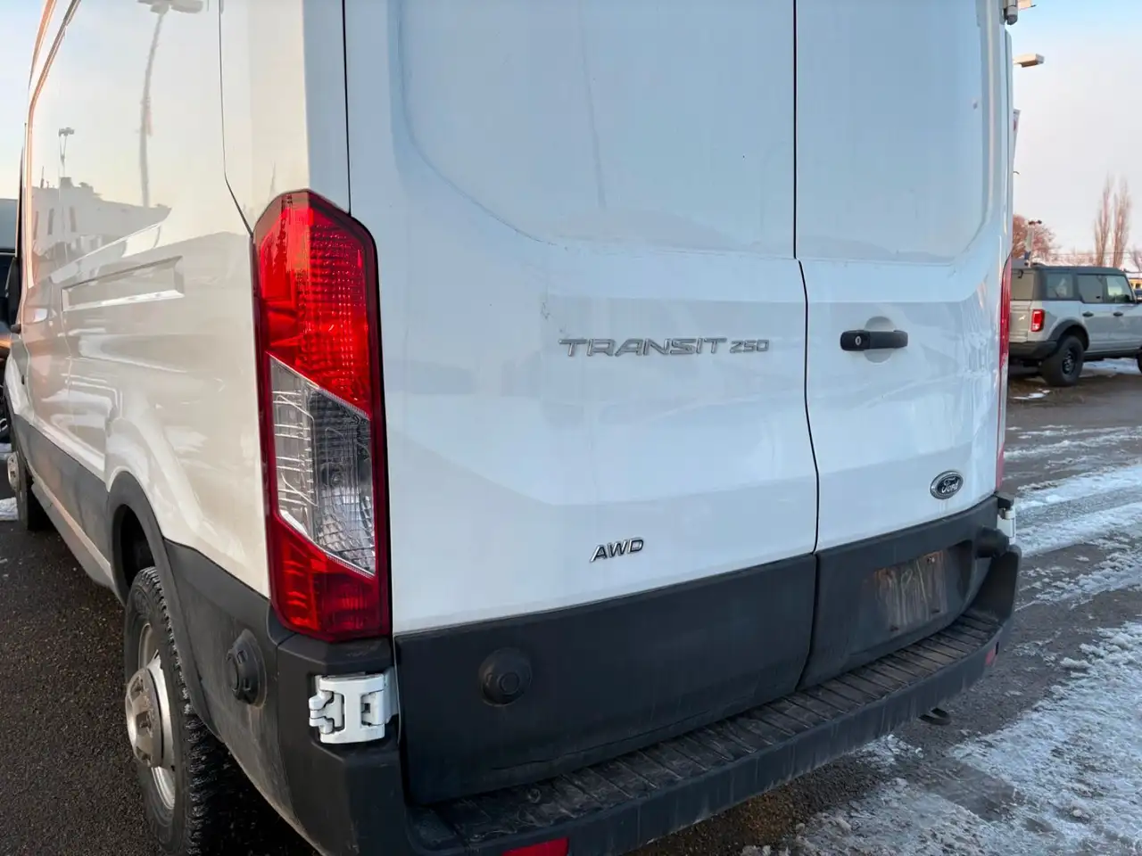 Ford Transit Cargo Van снимка Ford Transit Cargo Van