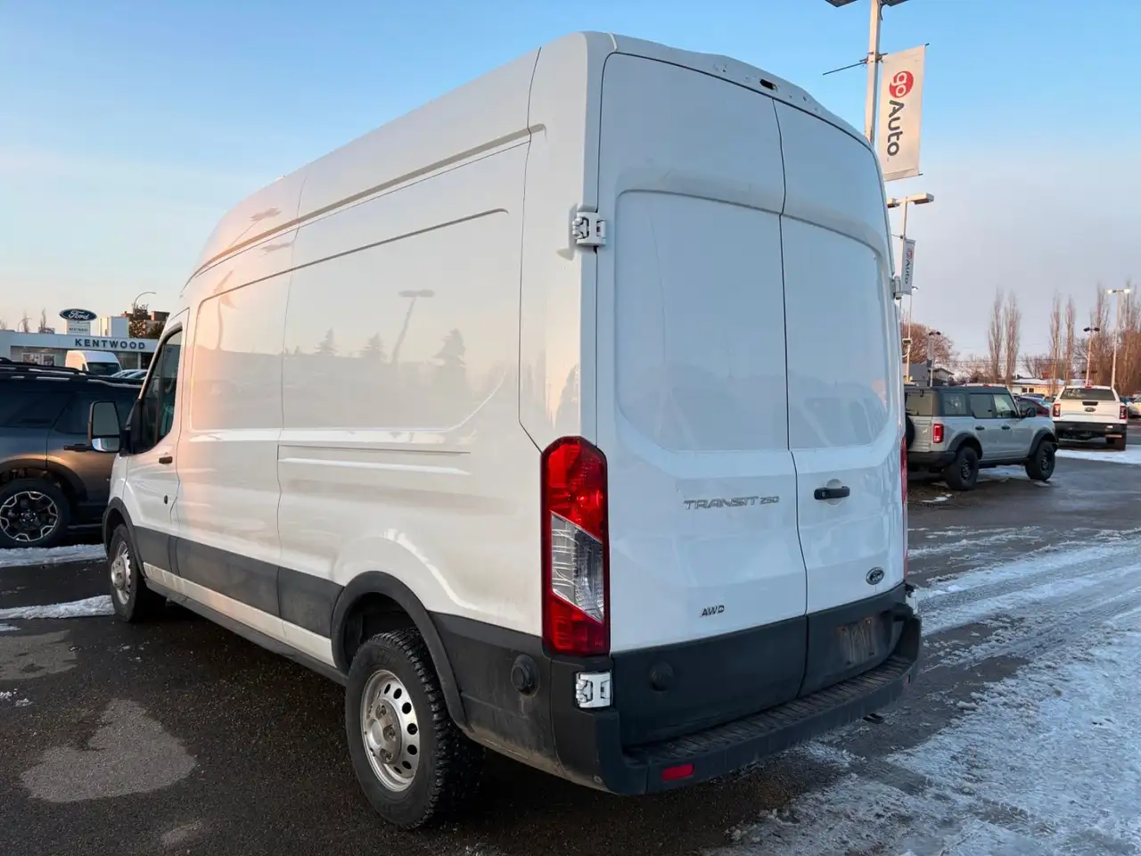 Ford Transit Cargo Van снимка Ford Transit Cargo Van