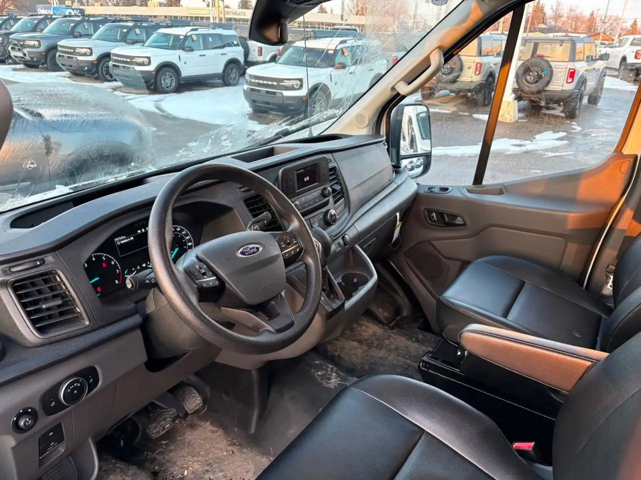 Ford Transit Cargo Van снимка Ford Transit Cargo Van