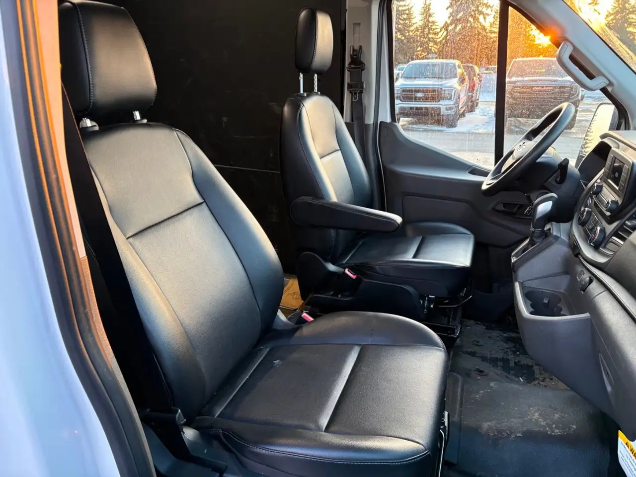 Ford Transit Cargo Van снимка Ford Transit Cargo Van