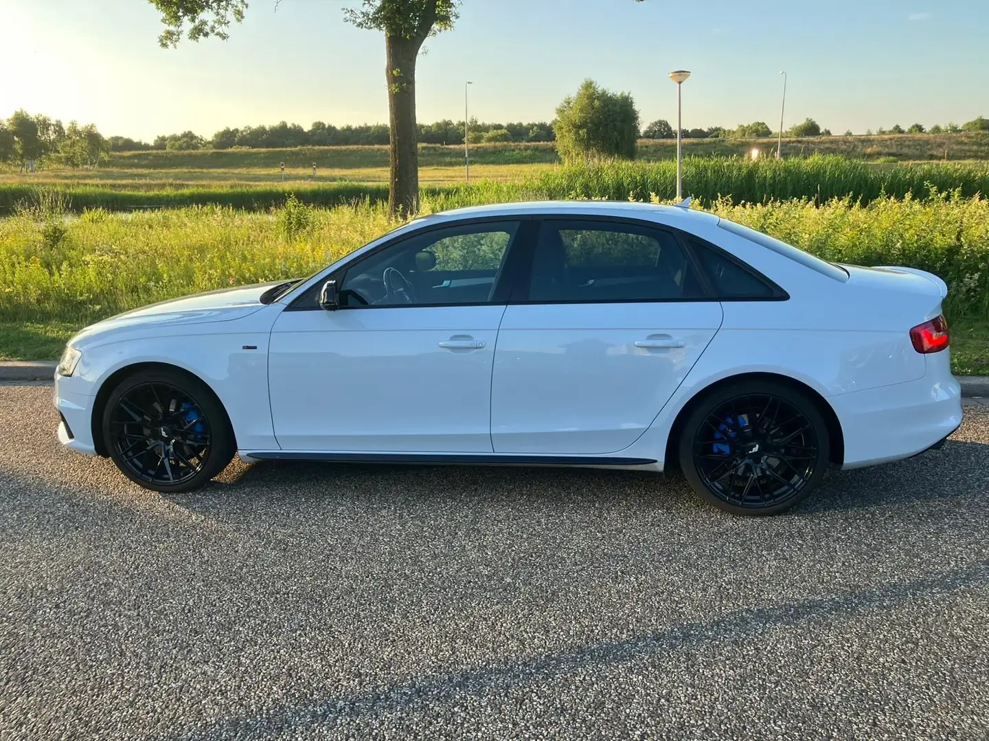 Audi A4 1.8 TFSI S Edition Grijs - 2