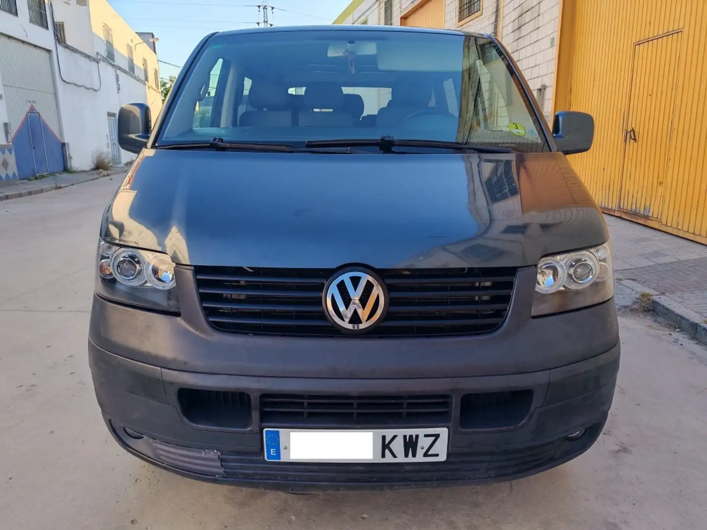 Volkswagen Transporter Shuttle 2.5TDI Tiptronic 130 Gris - 2
