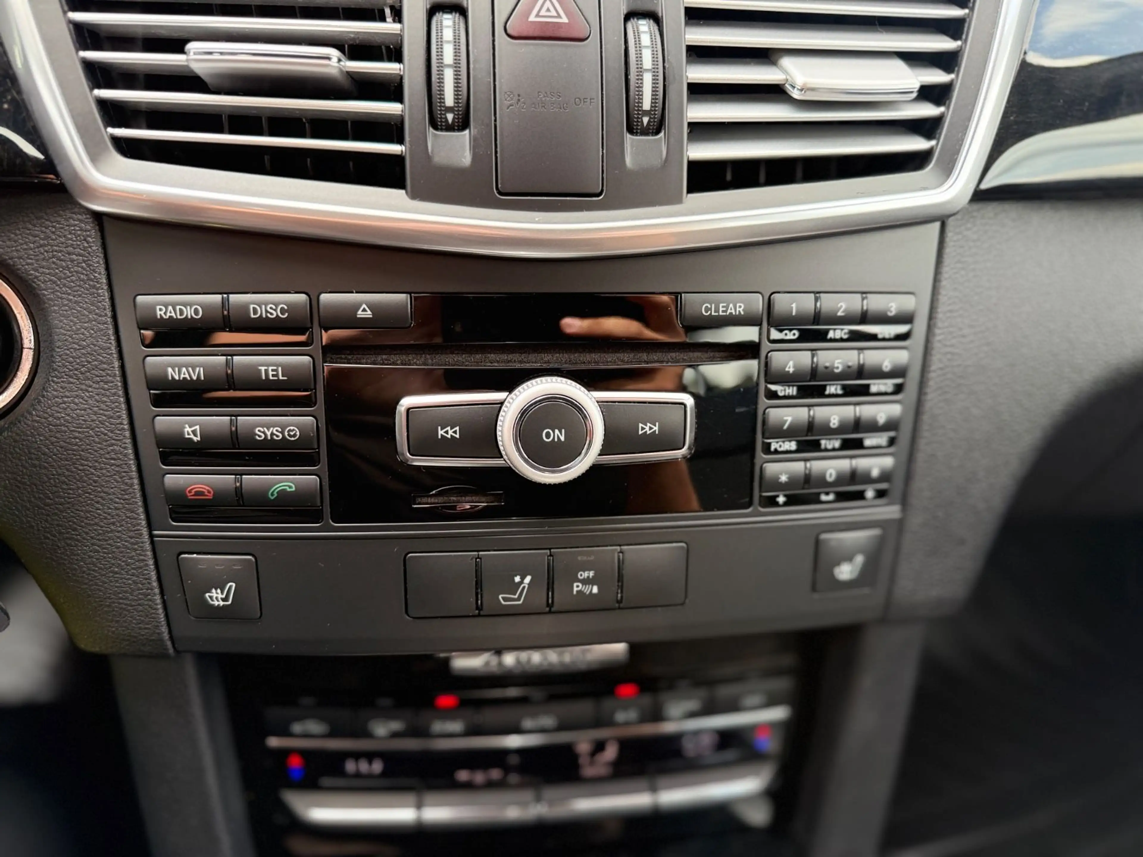 Mercedes-Benz E 350 CDI T-Modell 4Matic AMG I ACC I R-Kamera — photo 12