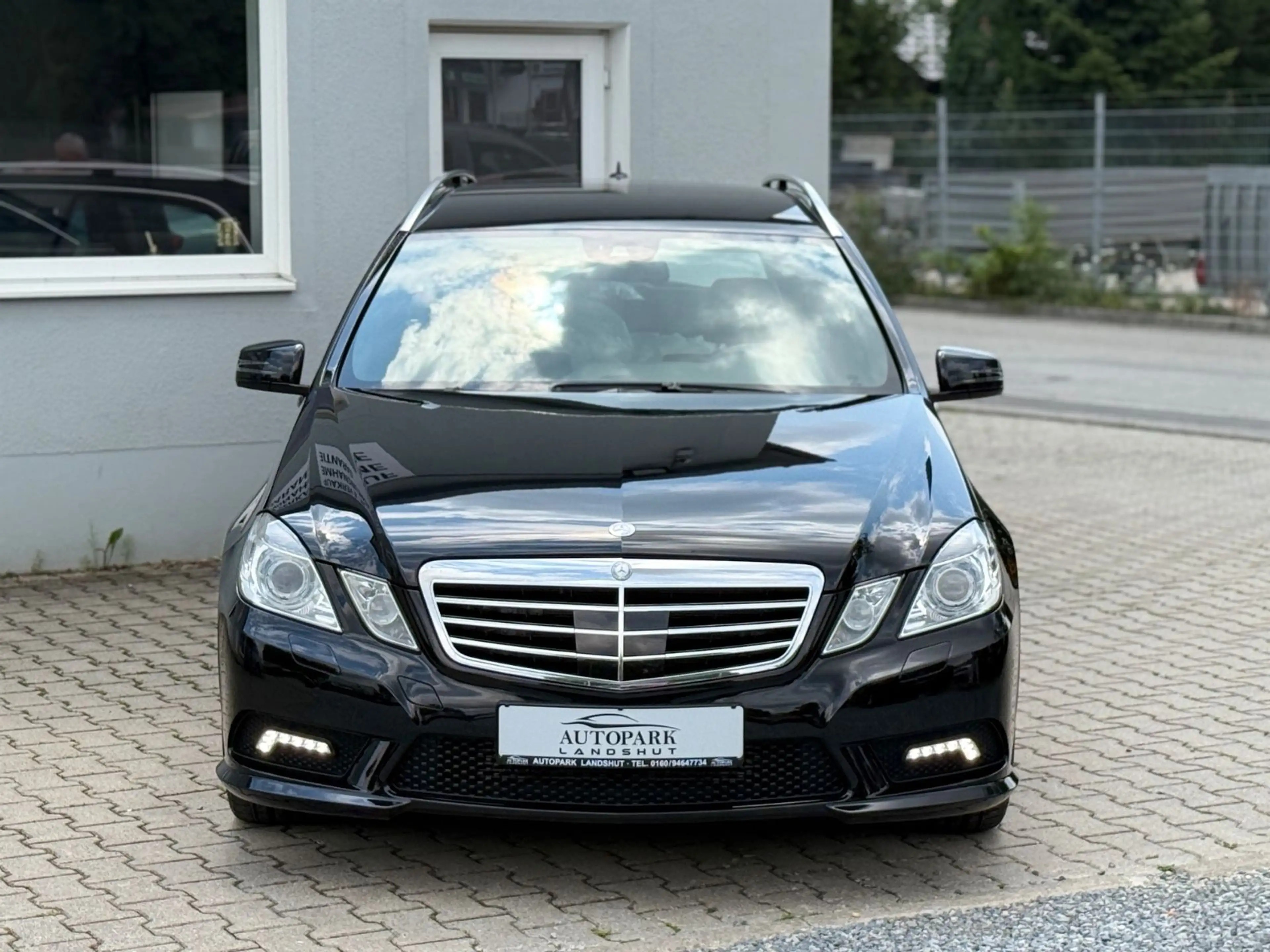 Mercedes-Benz E 350 CDI T-Modell 4Matic AMG I ACC I R-Kamera — photo 2