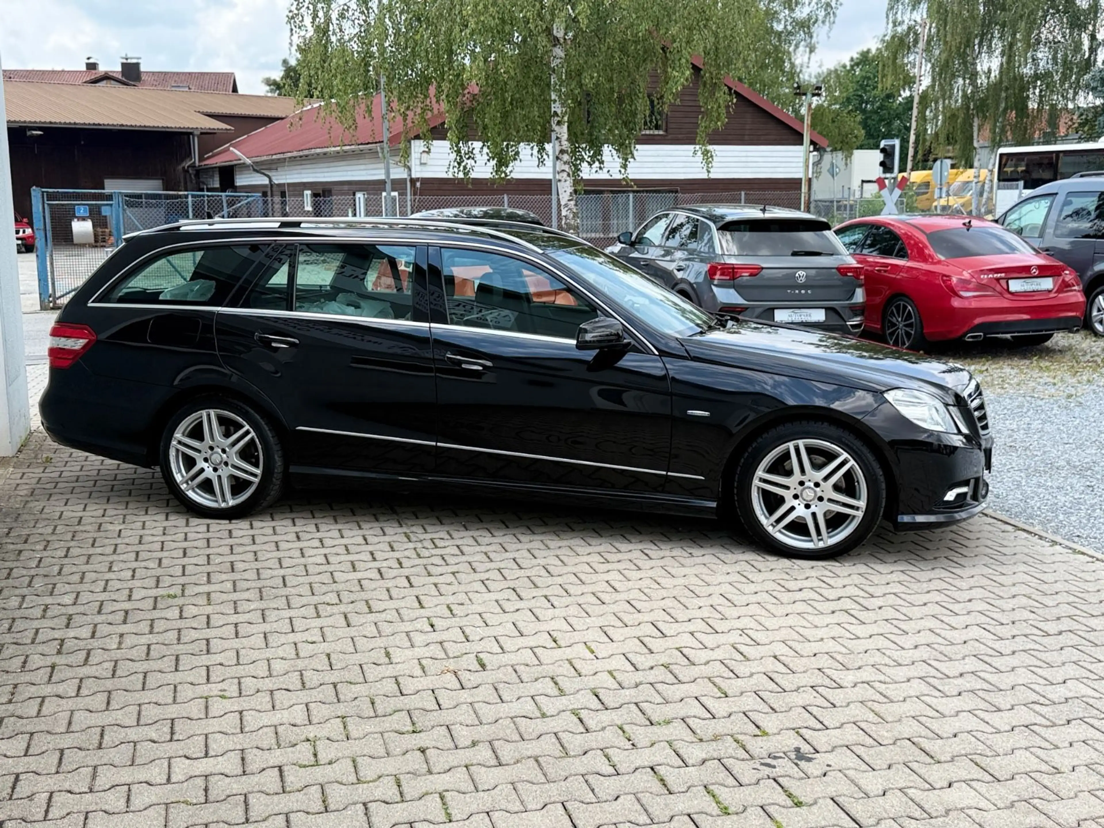 Mercedes-Benz E 350 CDI T-Modell 4Matic AMG I ACC I R-Kamera — photo 4