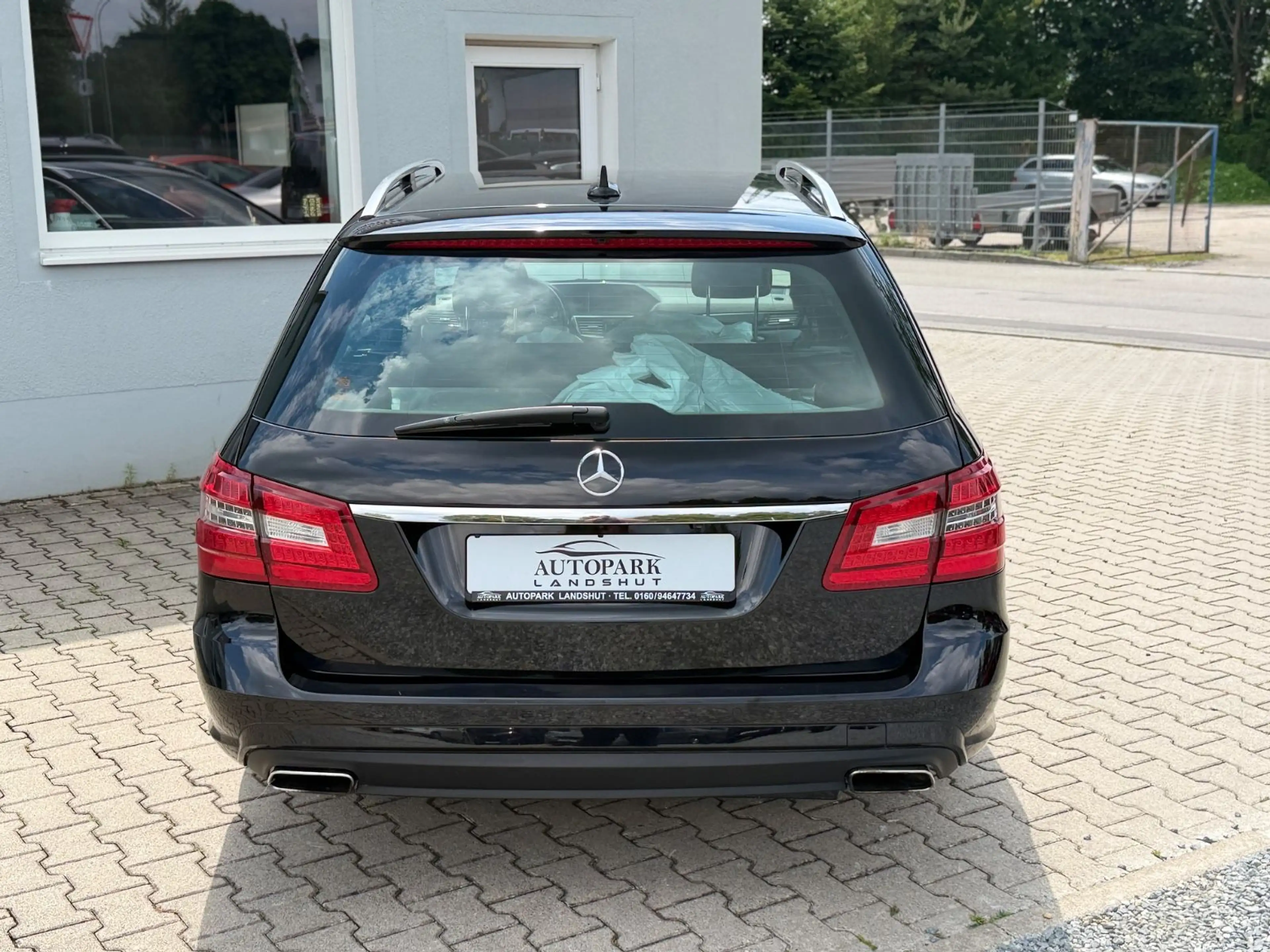 Mercedes-Benz E 350 CDI T-Modell 4Matic AMG I ACC I R-Kamera — photo 6