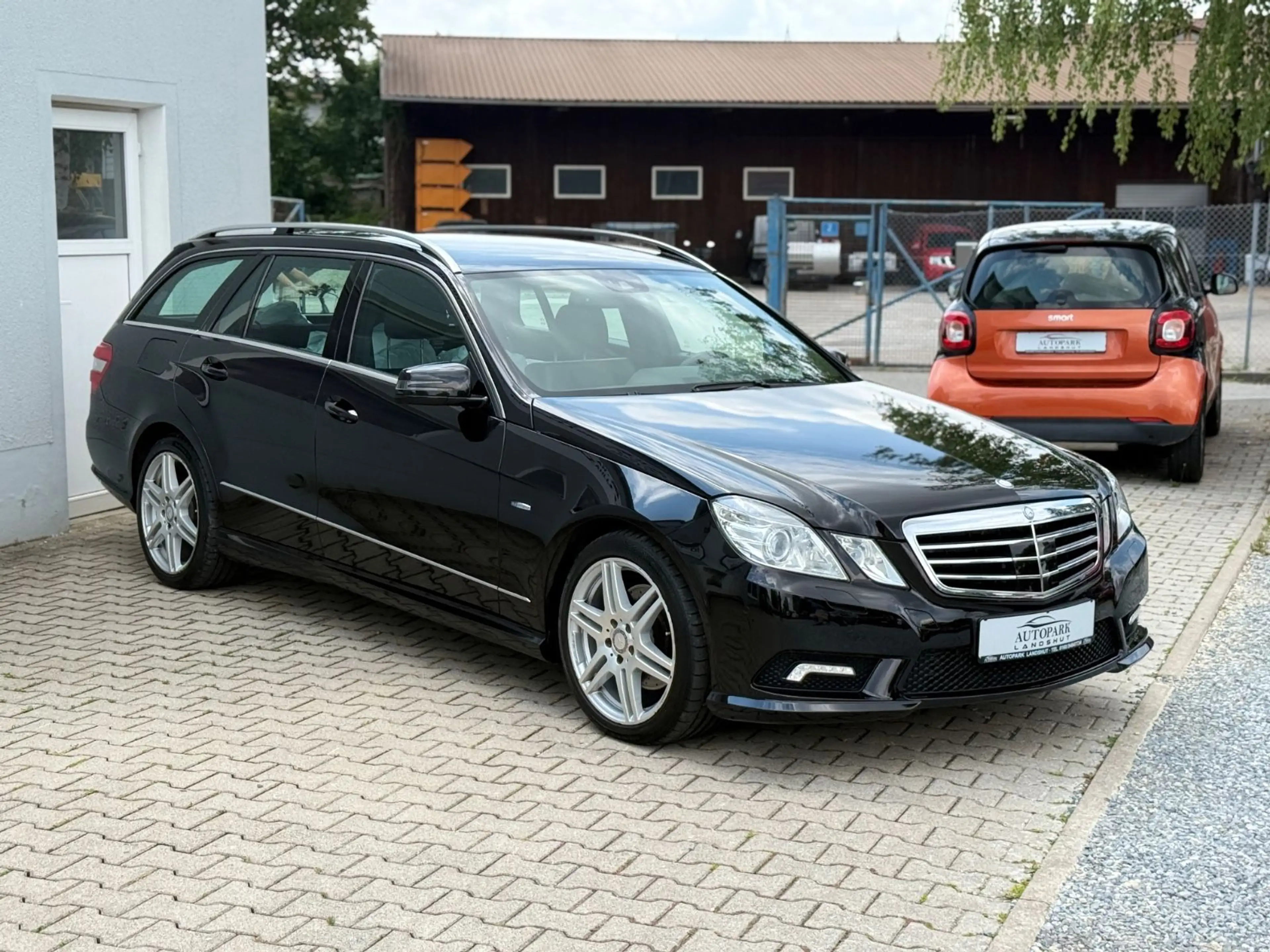 Mercedes-Benz E 350 CDI T-Modell 4Matic AMG I ACC I R-Kamera — photo 3