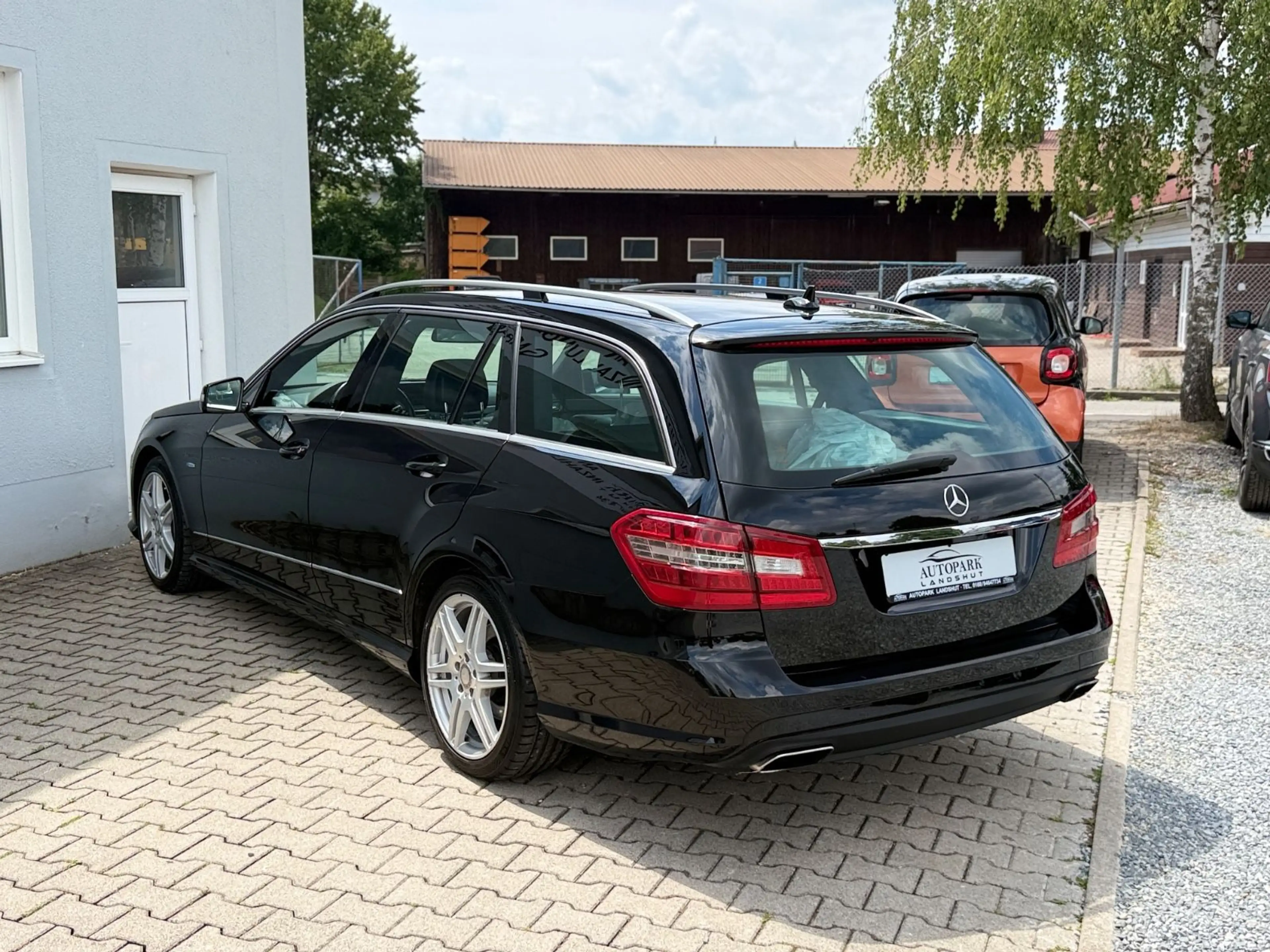 Mercedes-Benz E 350 CDI T-Modell 4Matic AMG I ACC I R-Kamera — photo 7