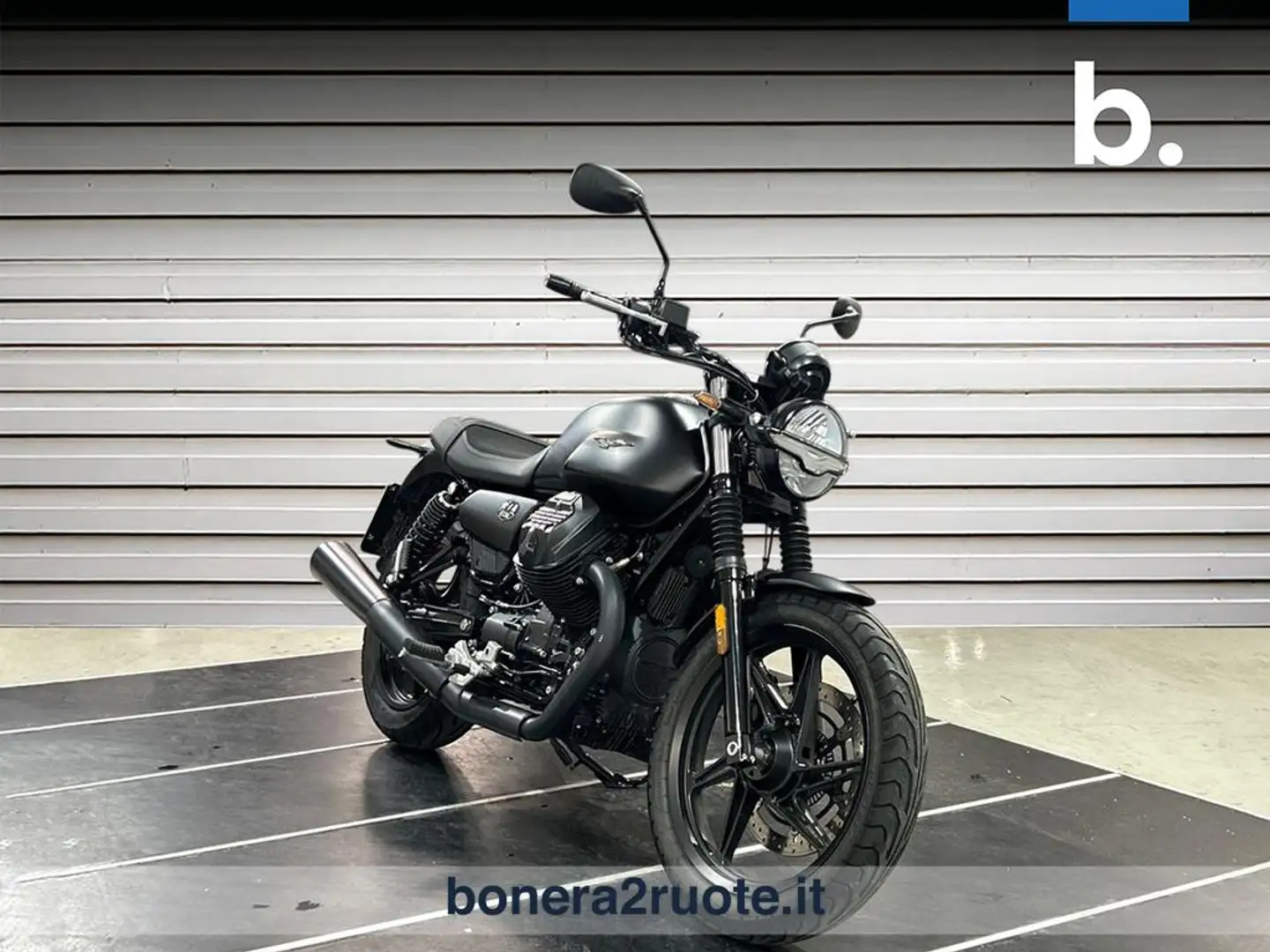 Moto Guzzi Stone Abs Zwart - 1