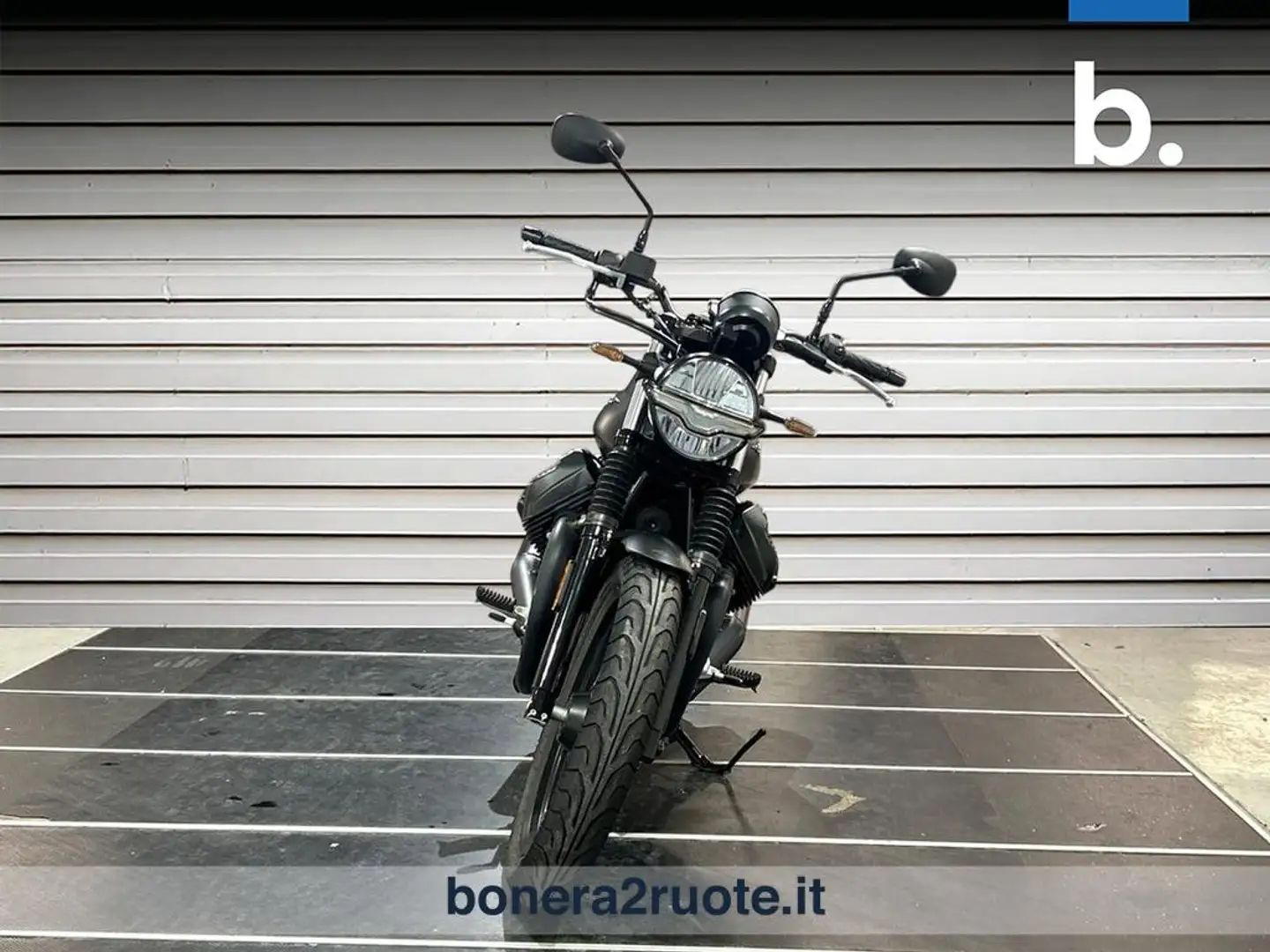 Moto Guzzi Stone Abs Zwart - 2