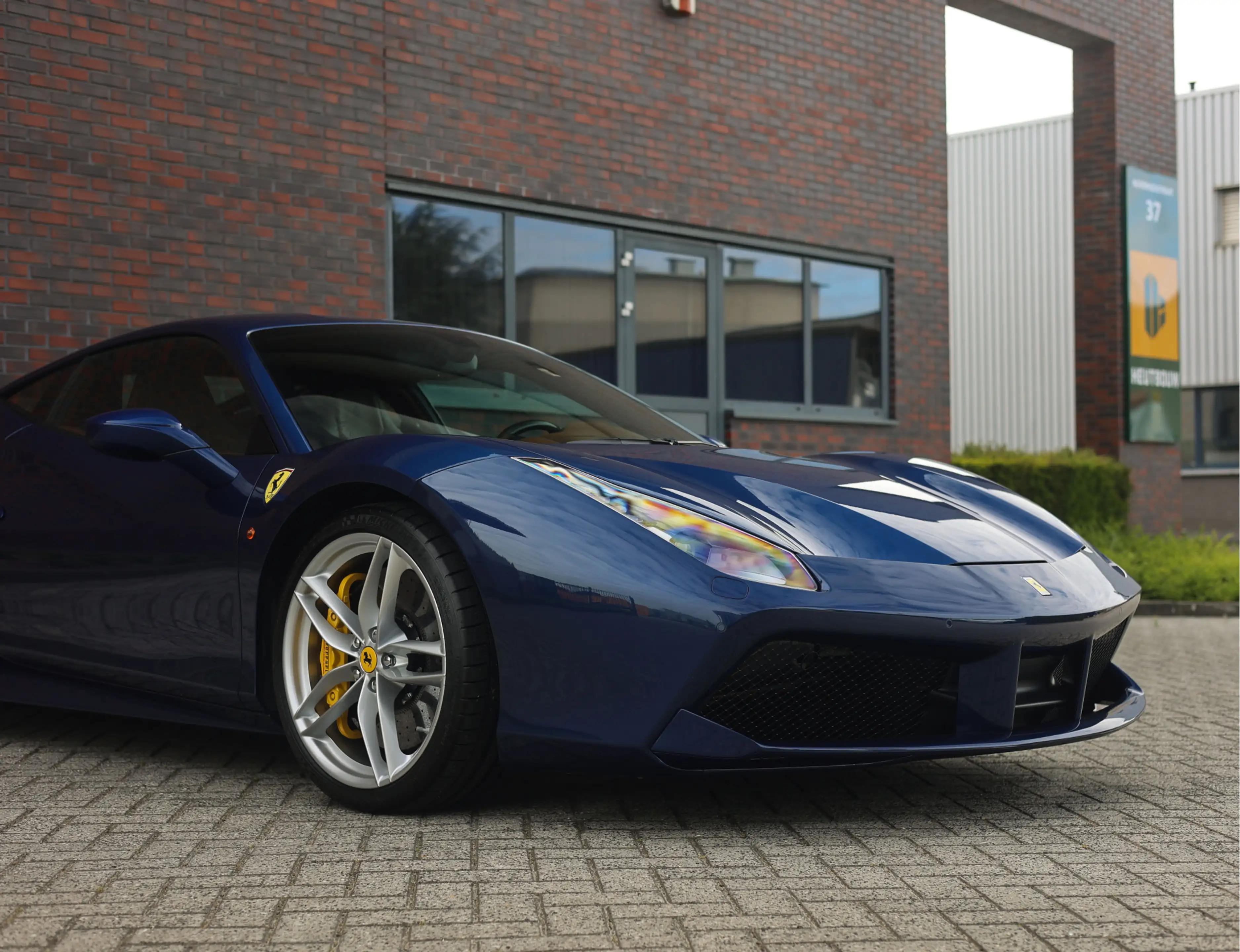 Ferrari 488 3.9 GTB HELE | New Power - Blu TDF — photo 8