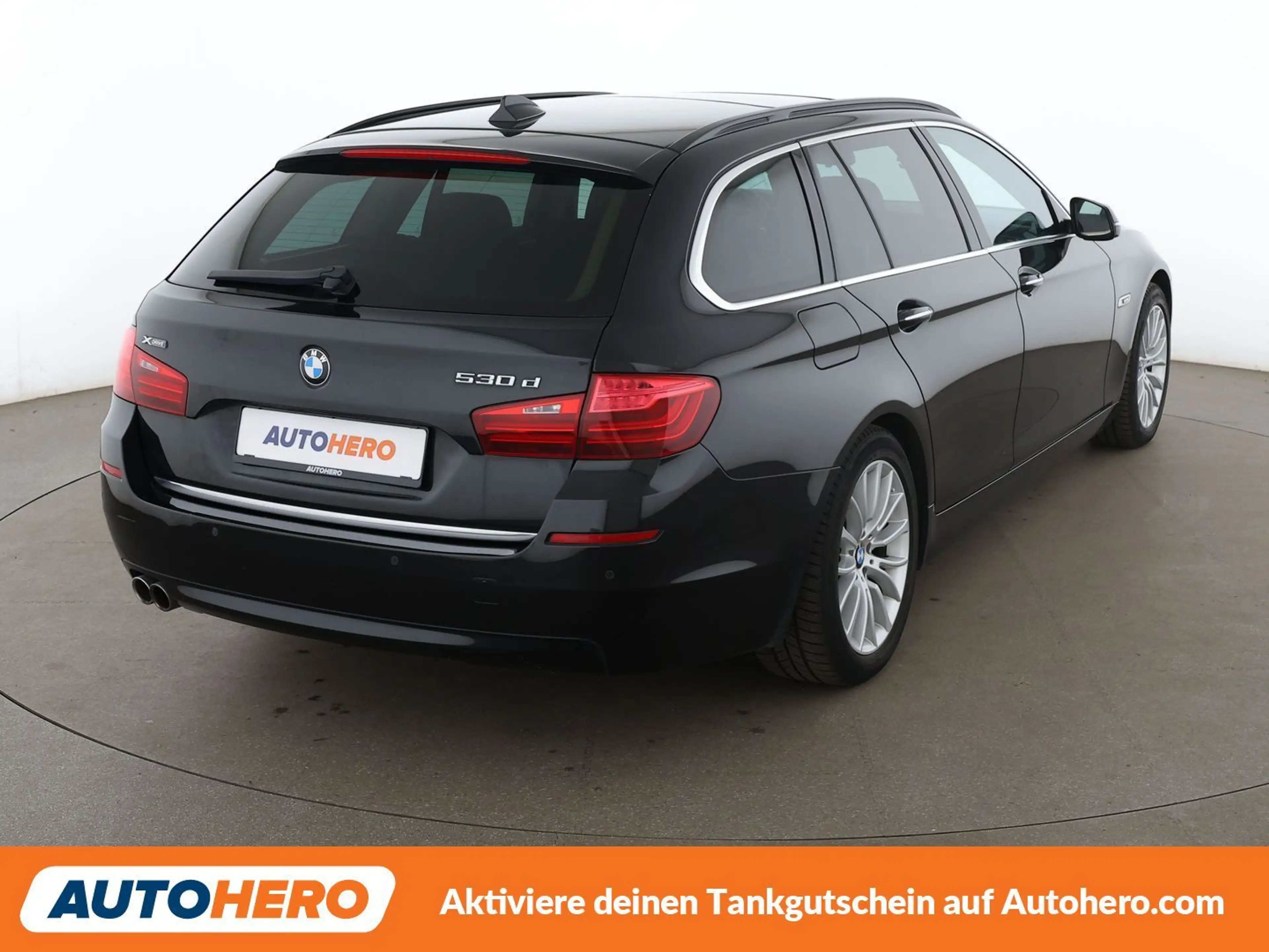 BMW 530 530d xDrive Aut.*HUD*NAV*BI-XENON*PDC*SHZ*BT*PANO* — photo 6