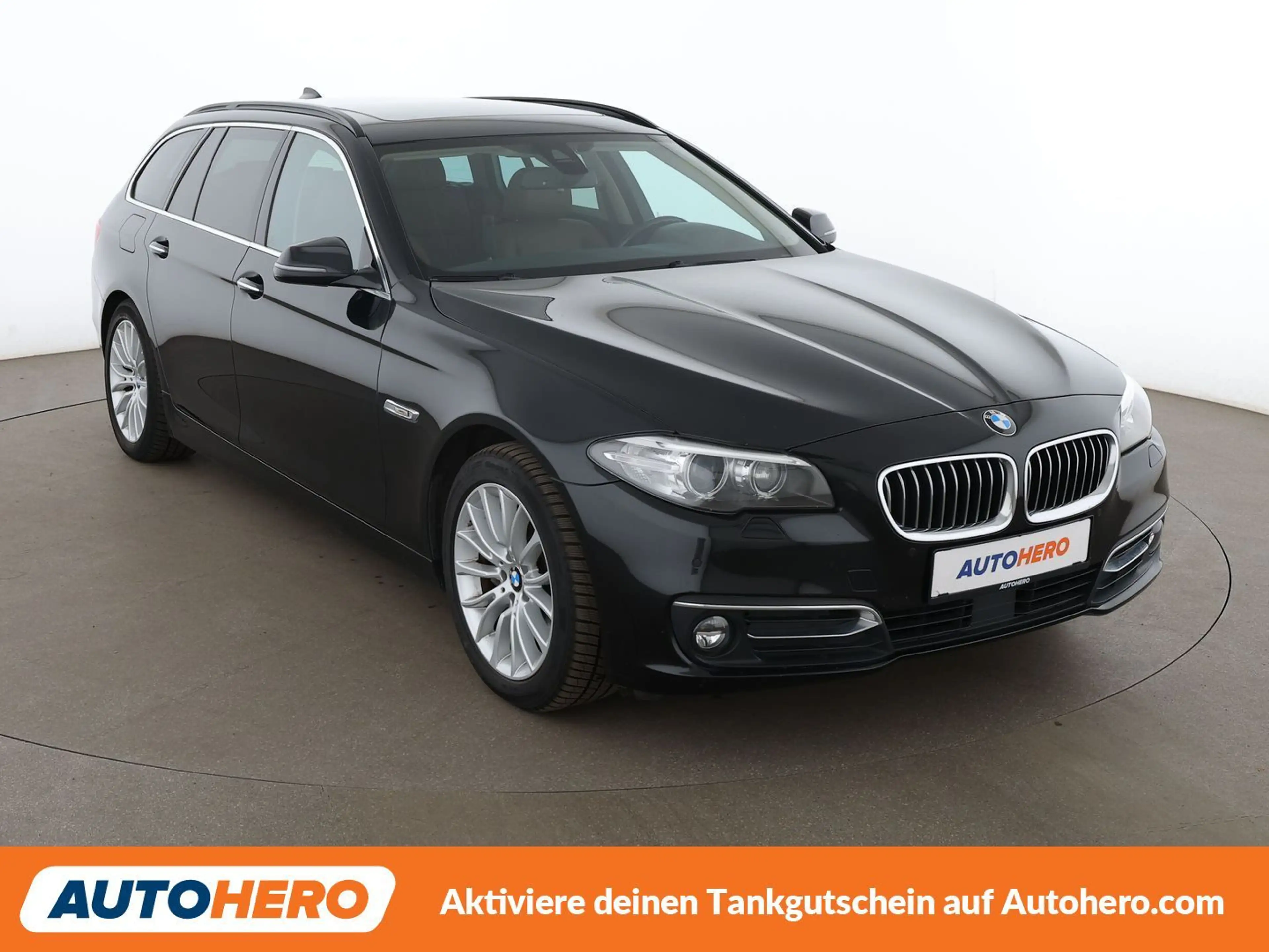 BMW 530 530d xDrive Aut.*HUD*NAV*BI-XENON*PDC*SHZ*BT*PANO* — photo 8