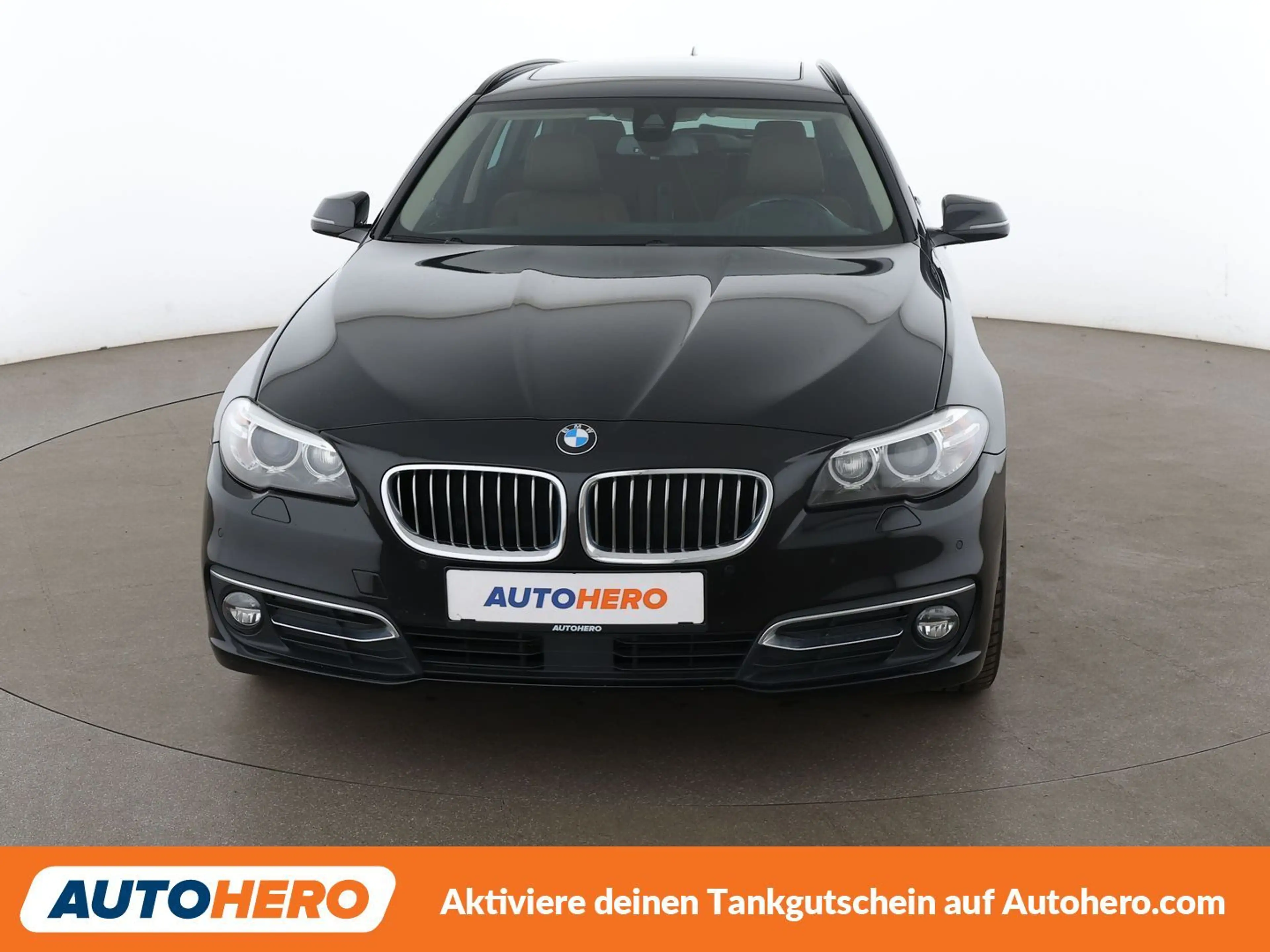 BMW 530 530d xDrive Aut.*HUD*NAV*BI-XENON*PDC*SHZ*BT*PANO* — photo 9