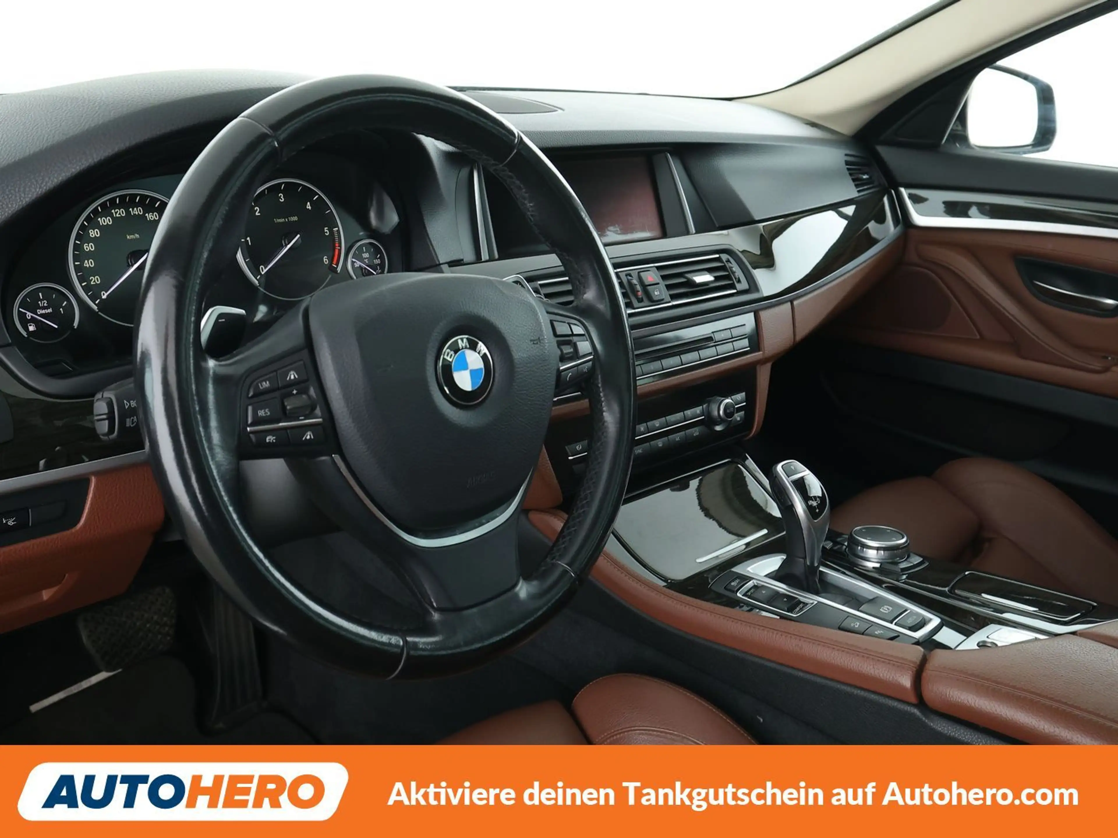 BMW 530 530d xDrive Aut.*HUD*NAV*BI-XENON*PDC*SHZ*BT*PANO* — photo 11