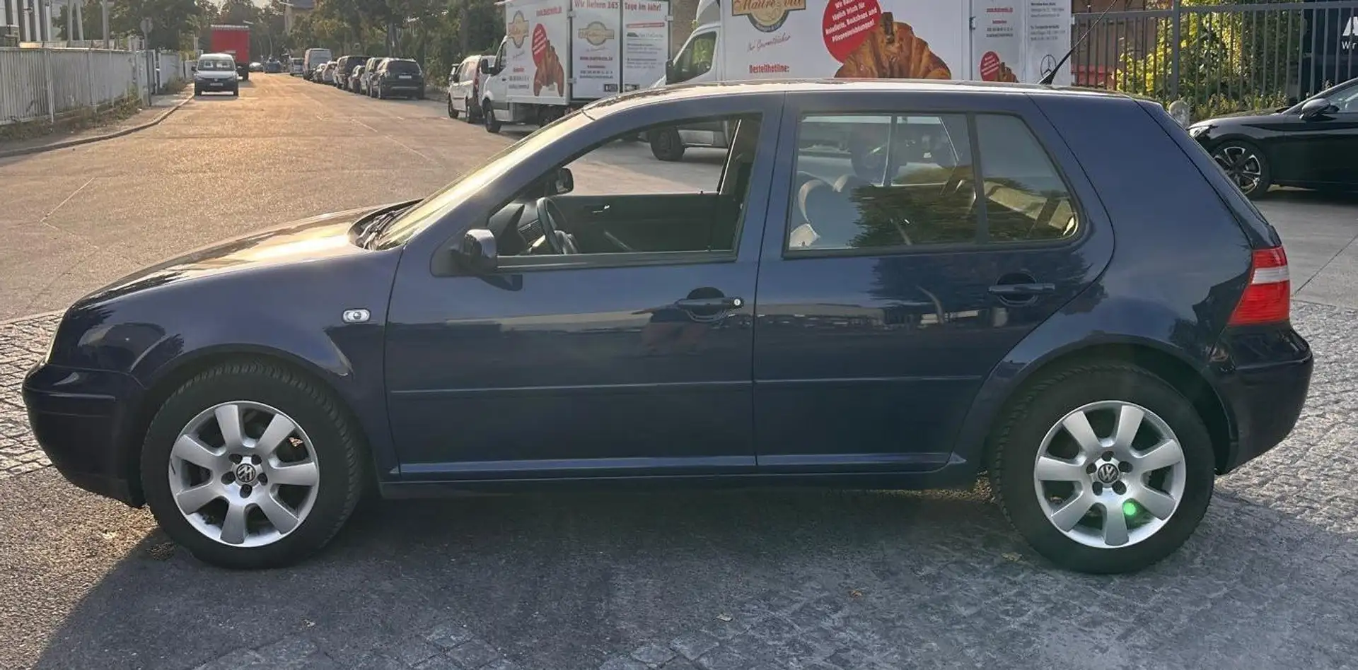 Volkswagen Golf 1.4 Blau - 2