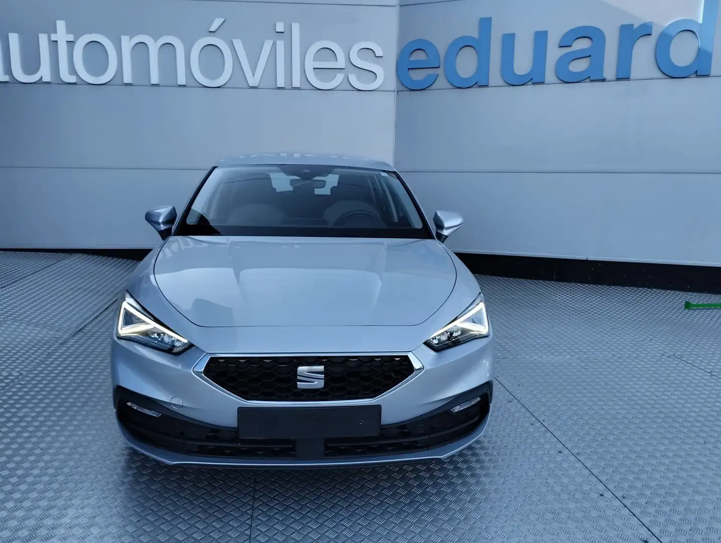 SEAT Leon 1.0 EcoTSI S&S Reference 110 Gris - 2